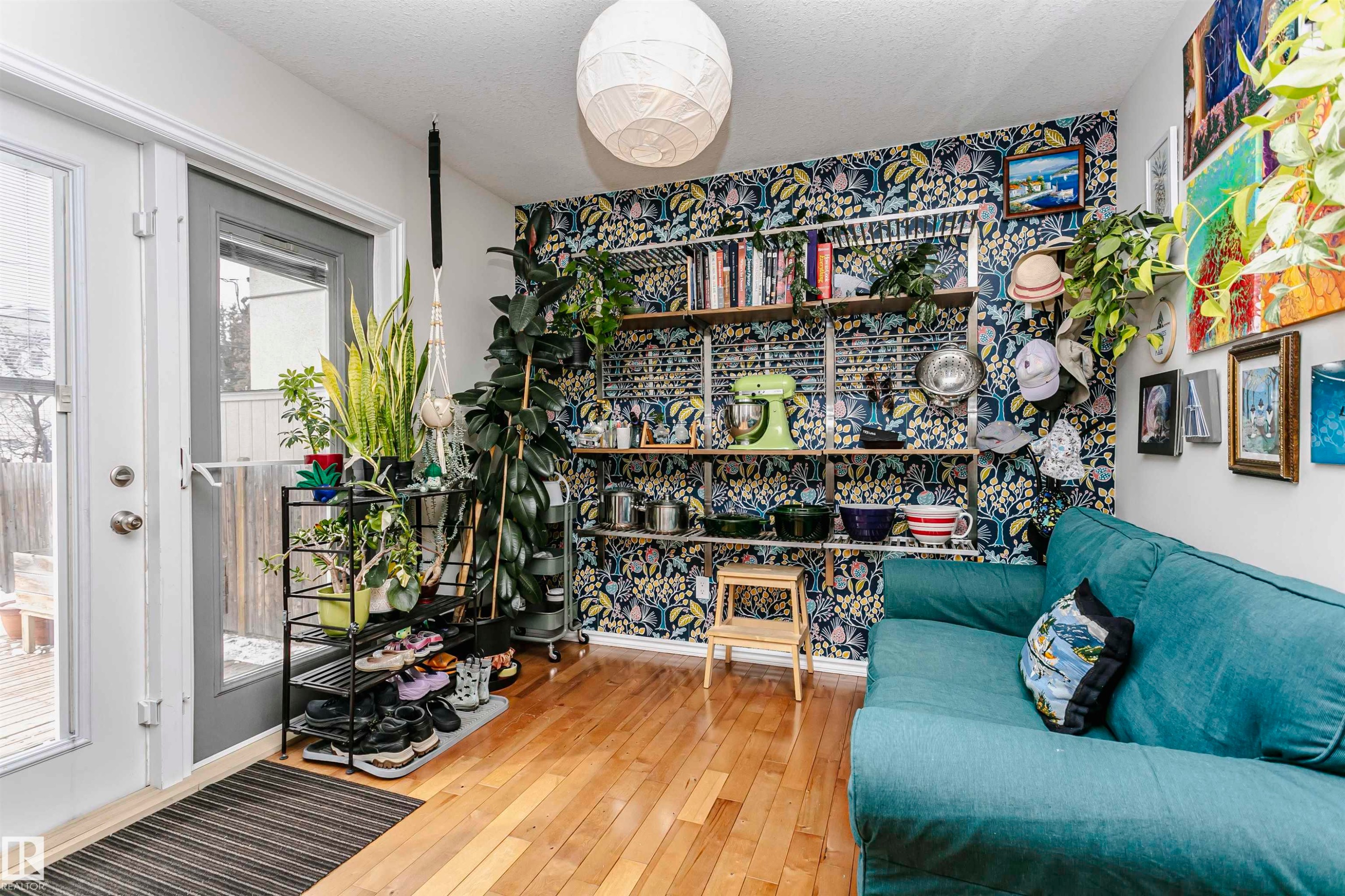 9359 74 Avenue, Edmonton, AB - Indoor