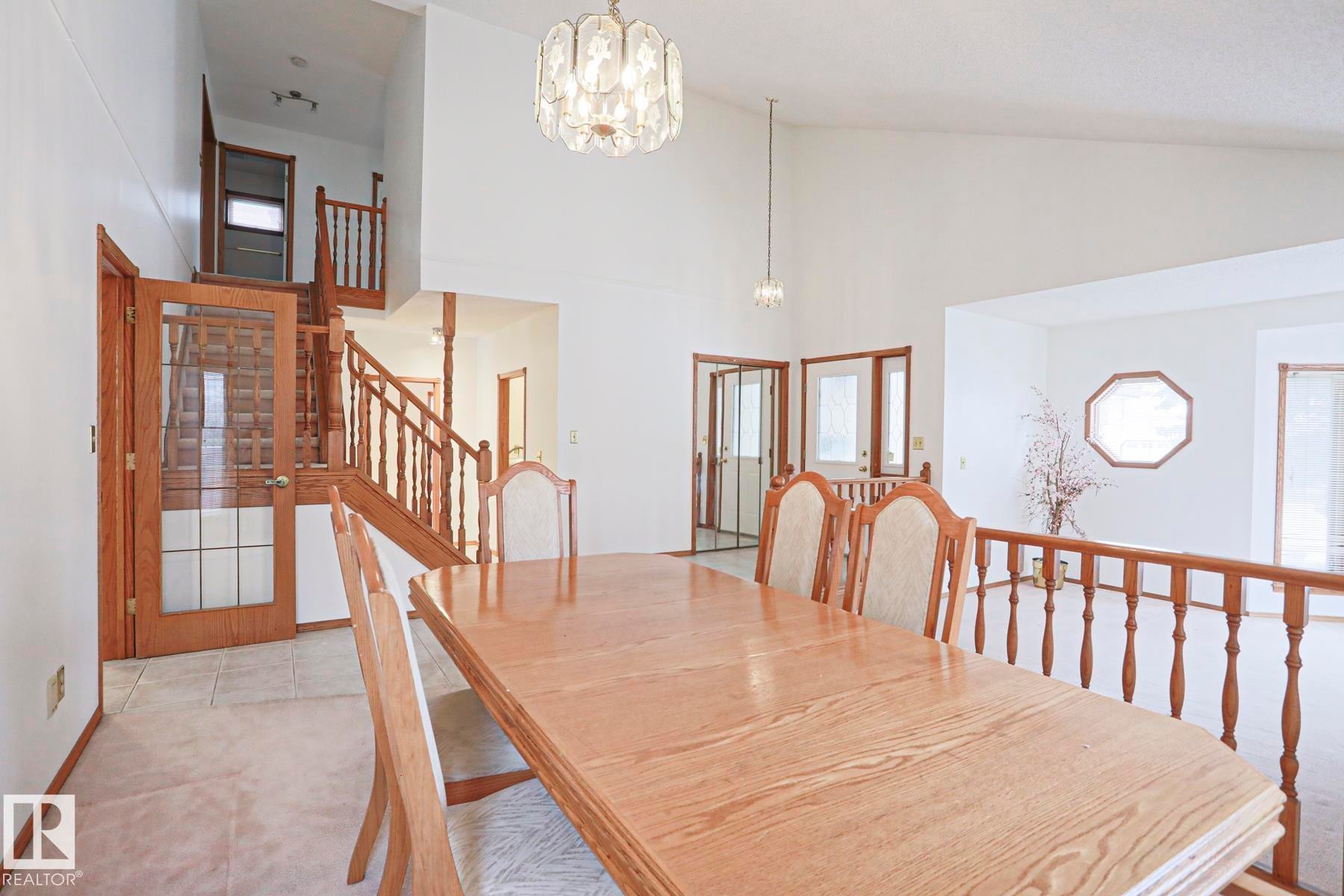 507 Burton Close, Edmonton, AB - Indoor Photo Showing Other Room