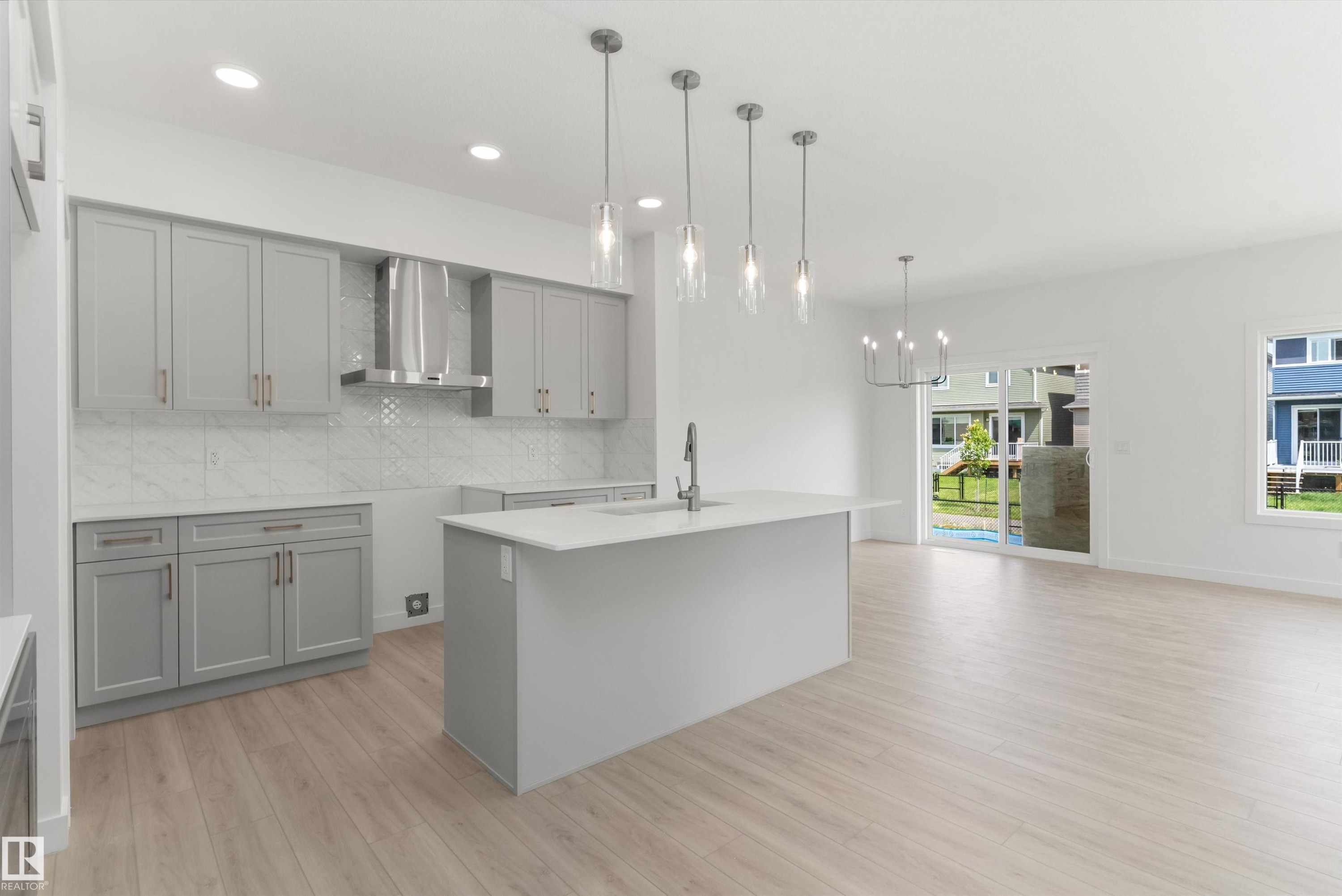 5047 Cawsey Link Sw, Edmonton, AB - Indoor Photo Showing Kitchen With Upgraded Kitchen
