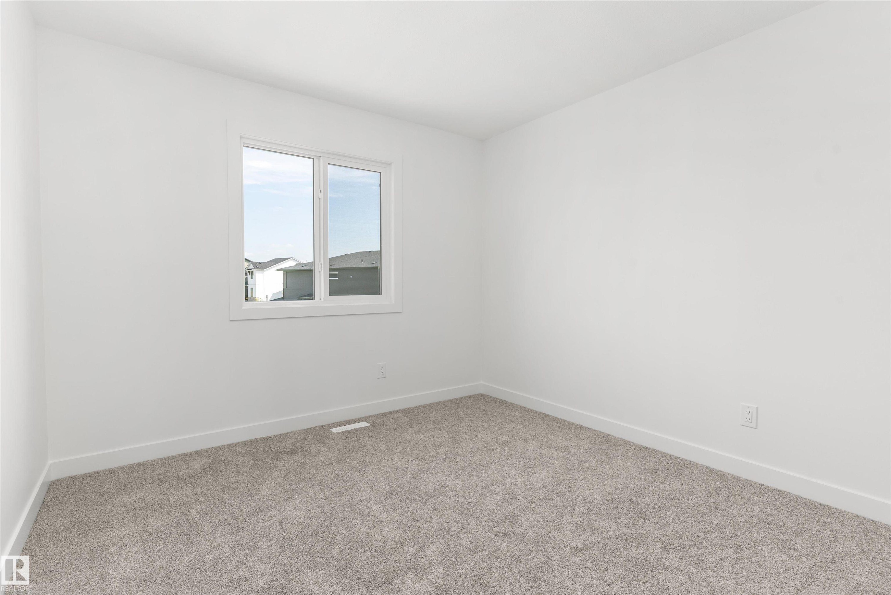 5047 Cawsey Link Sw, Edmonton, AB - Indoor Photo Showing Other Room