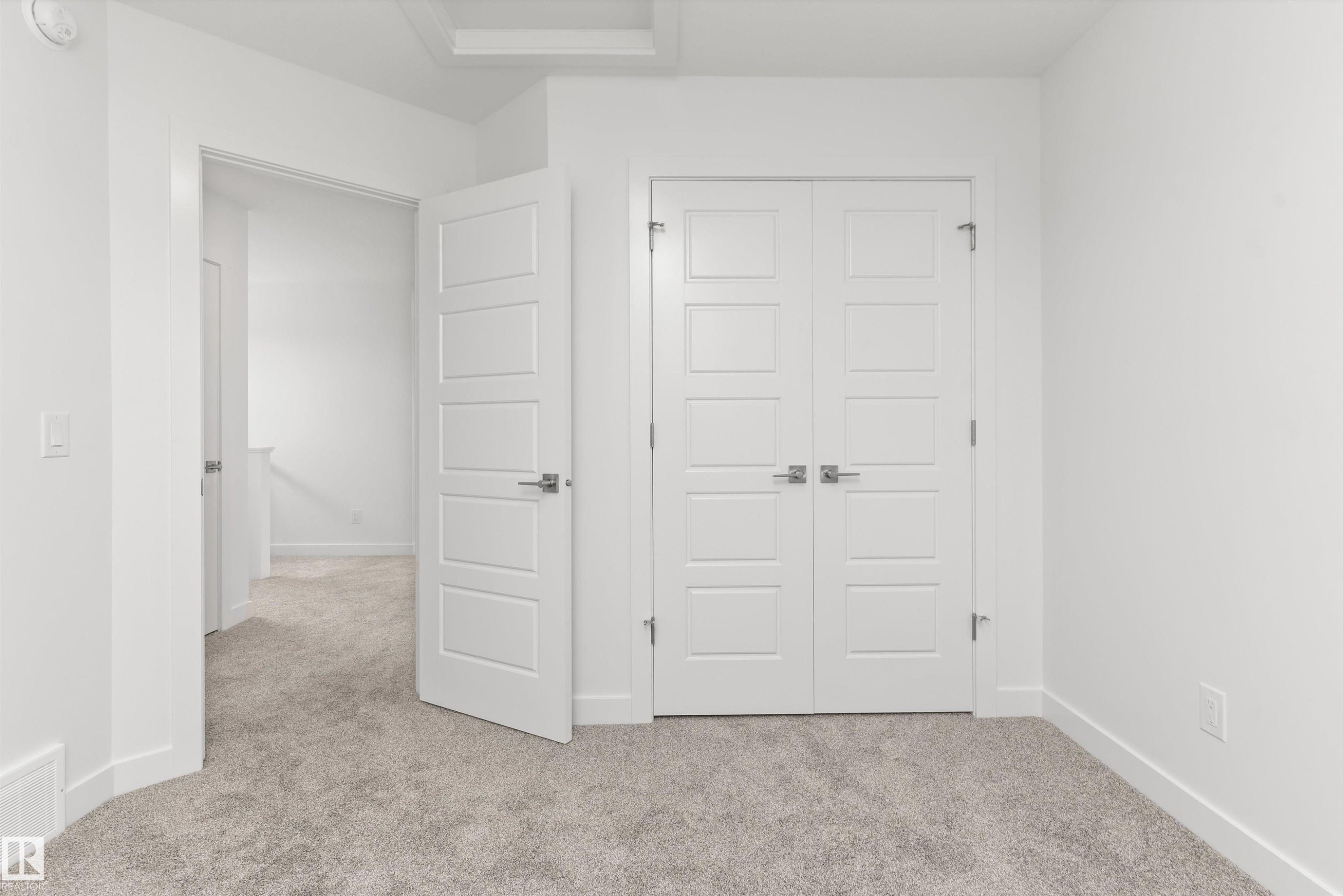 5047 Cawsey Link Sw, Edmonton, AB - Indoor Photo Showing Other Room
