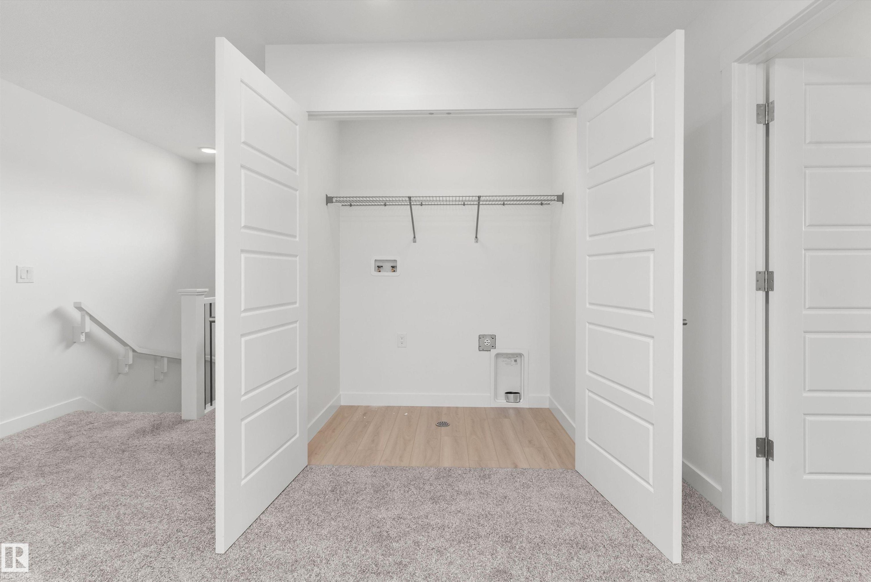 5047 Cawsey Link Sw, Edmonton, AB - Indoor Photo Showing Other Room