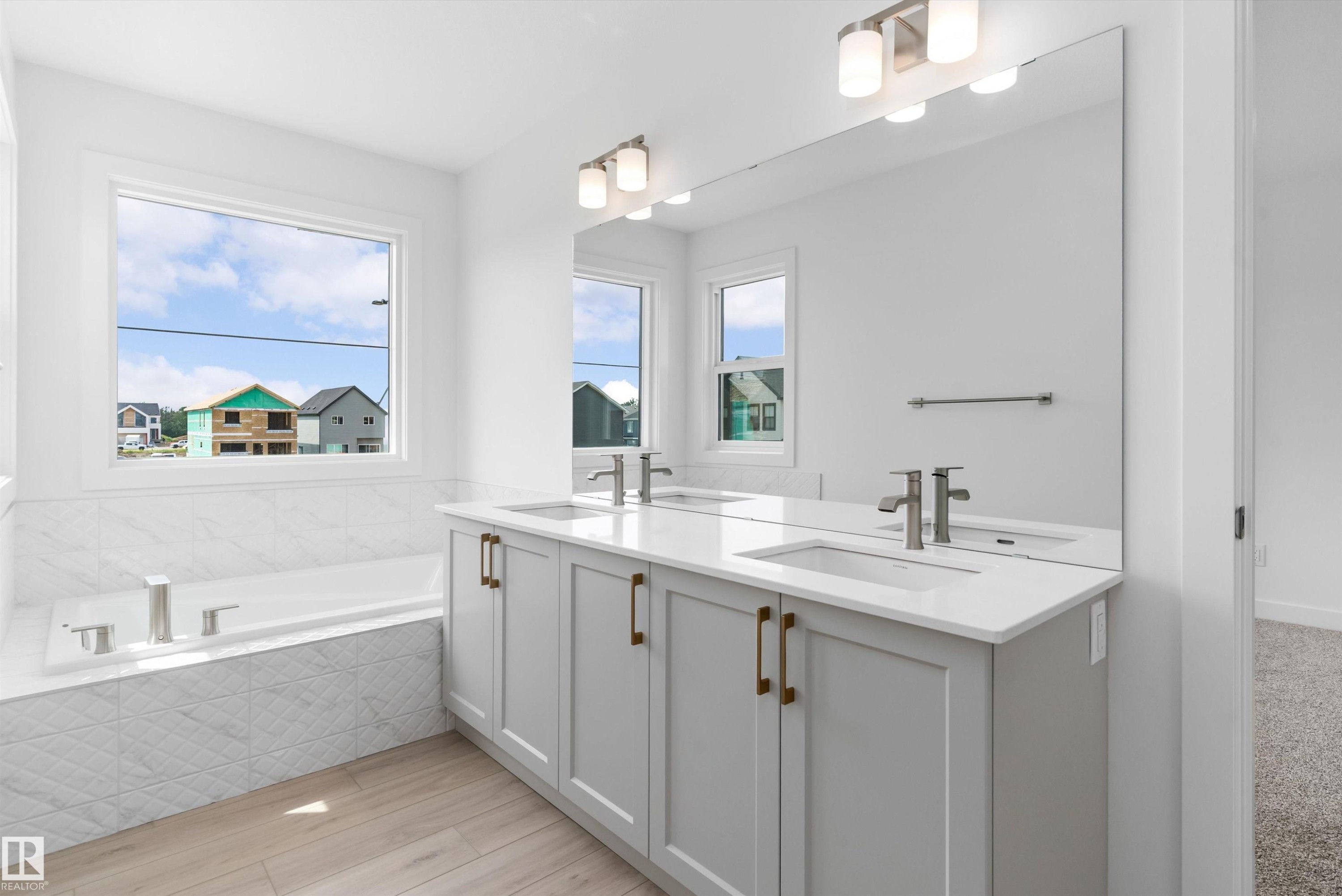 5047 Cawsey Link Sw, Edmonton, AB - Indoor Photo Showing Bathroom