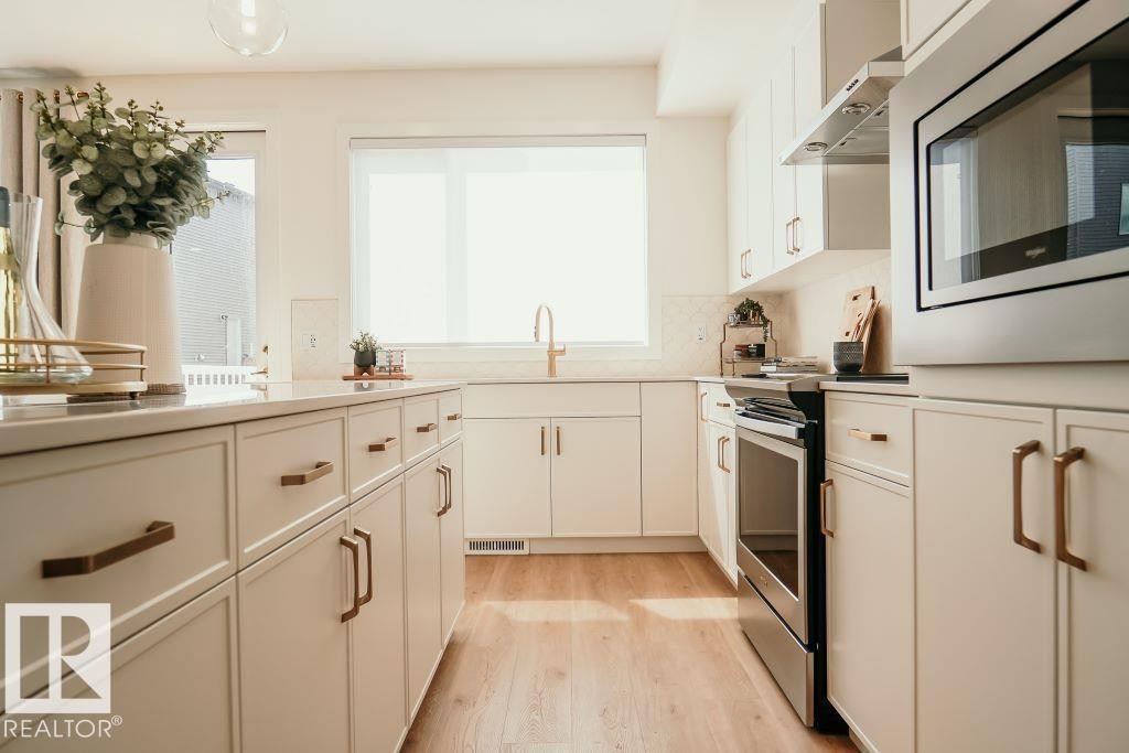 7017 50A Avenue, Beaumont, AB - Indoor Photo Showing Kitchen