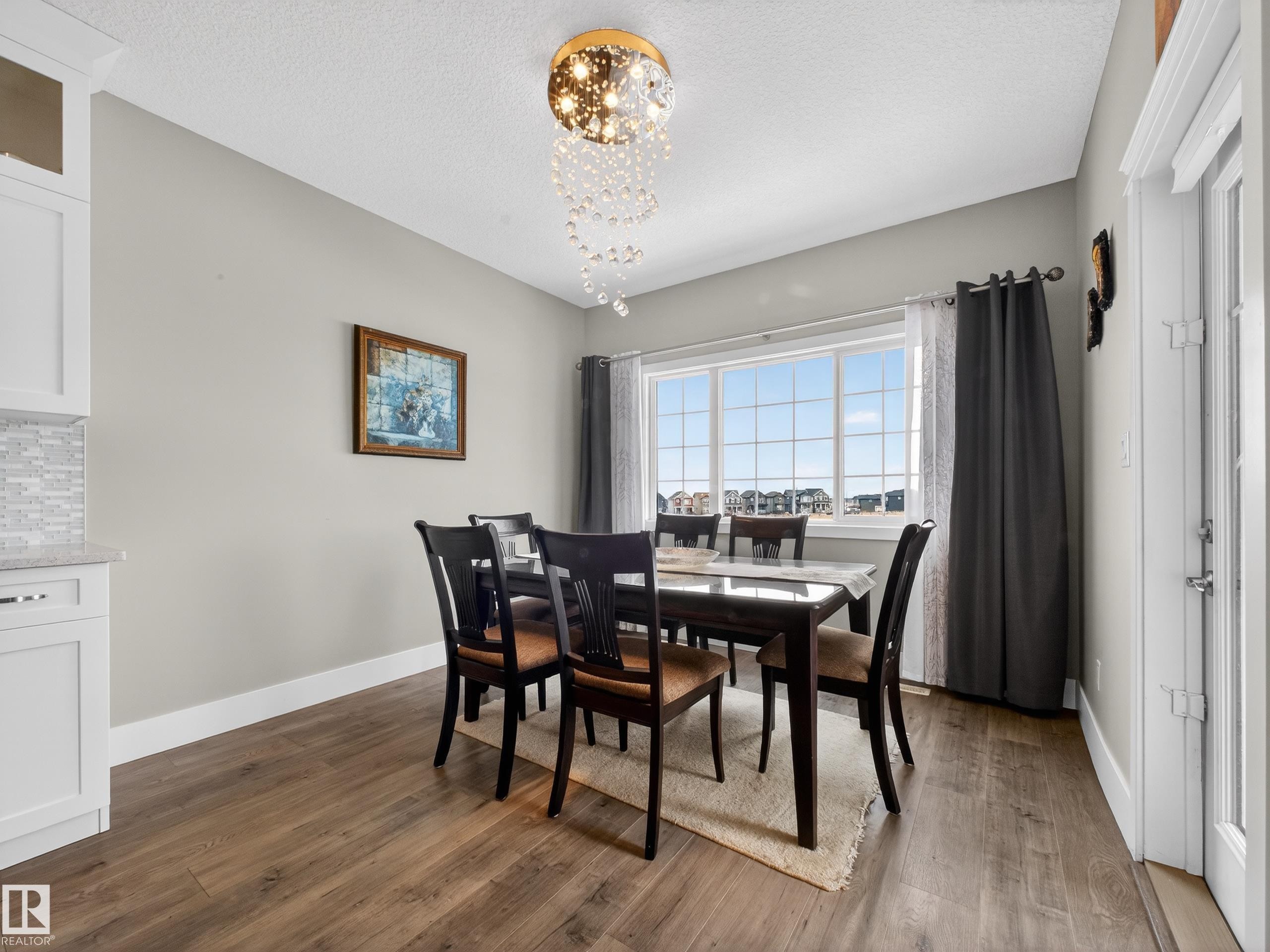 1047 Coopers Hawk Link Link, Edmonton, AB - Indoor Photo Showing Dining Room