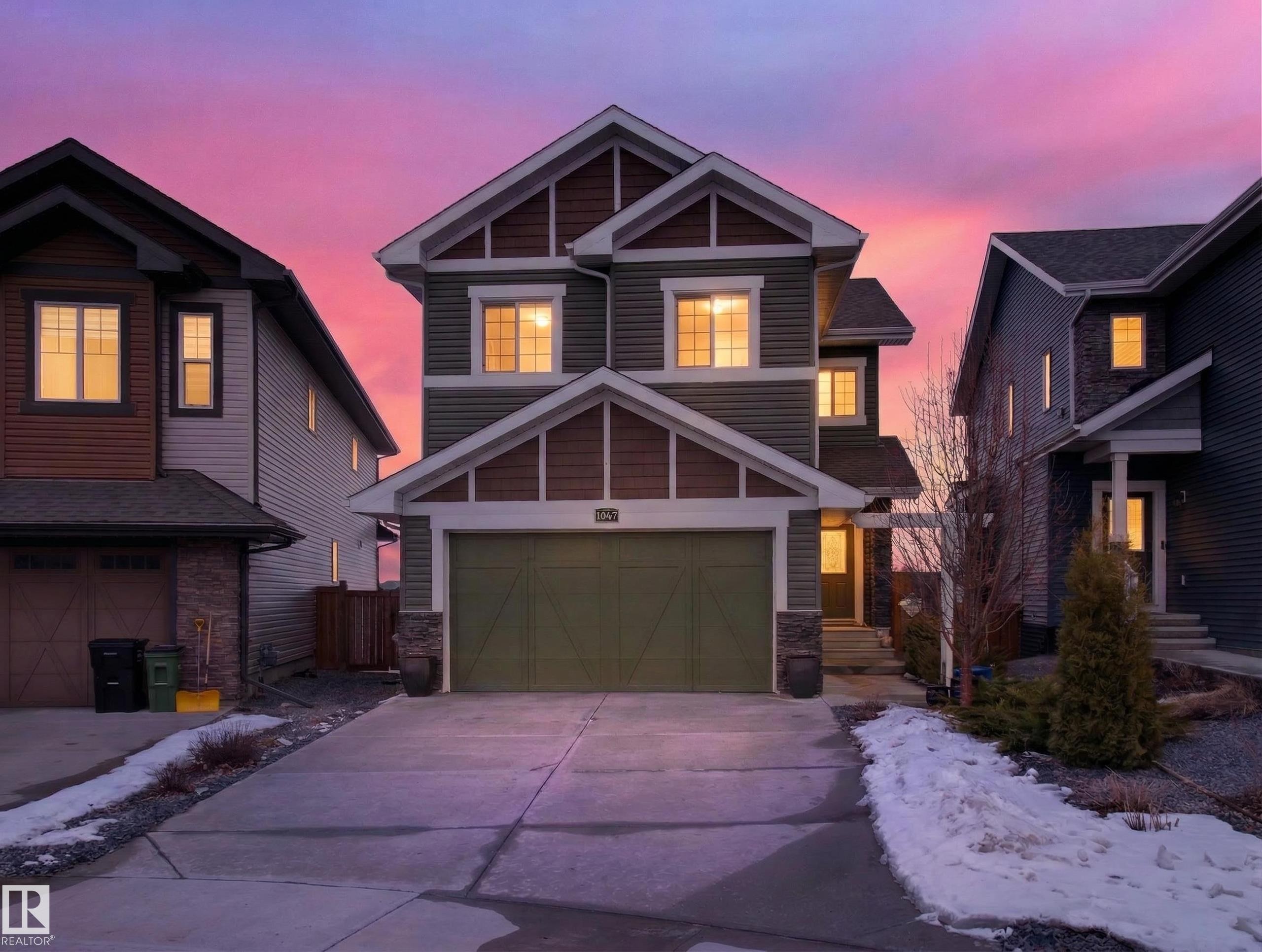 1047 Coopers Hawk Link Link, Edmonton, AB - Outdoor With Facade