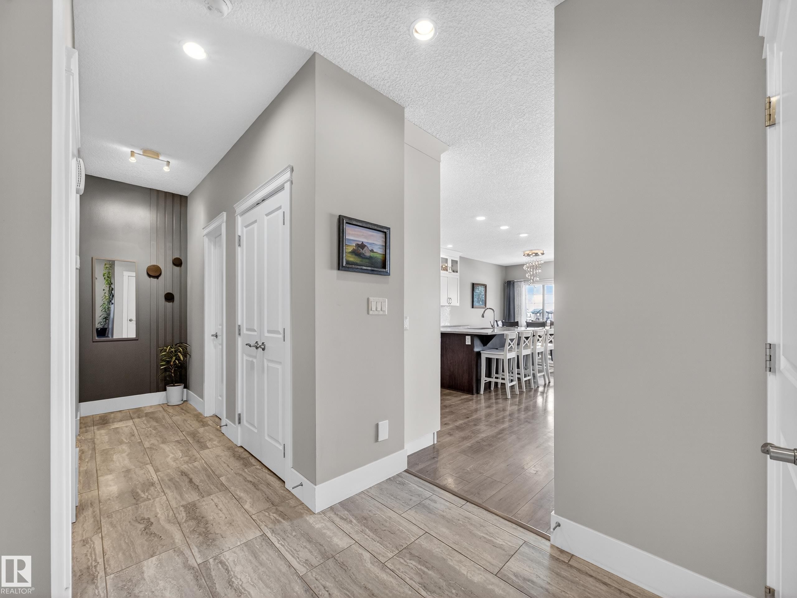 1047 Coopers Hawk Link Link, Edmonton, AB - Indoor Photo Showing Other Room