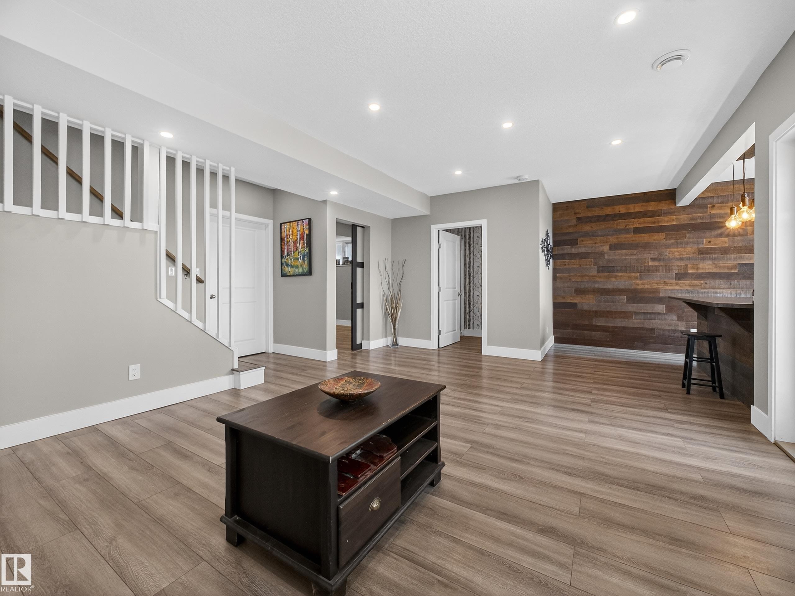 1047 Coopers Hawk Link Link, Edmonton, AB - Indoor Photo Showing Other Room