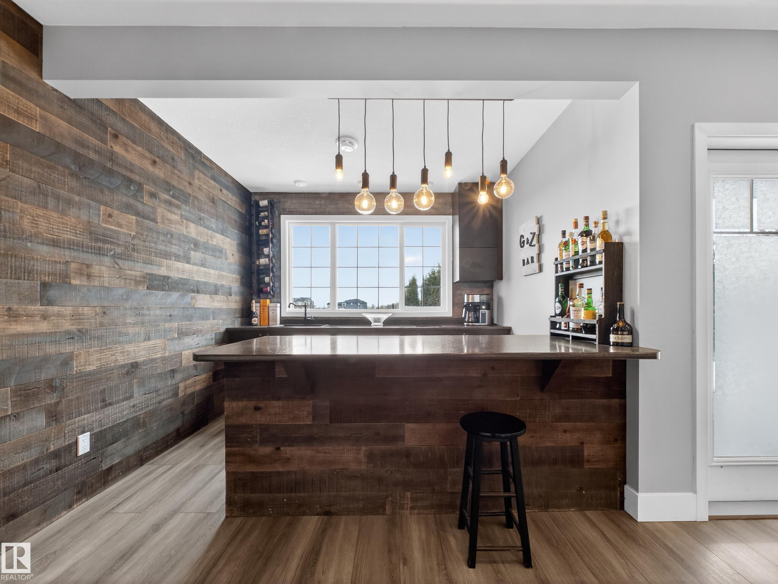 1047 Coopers Hawk Link Link, Edmonton, AB - Indoor Photo Showing Kitchen