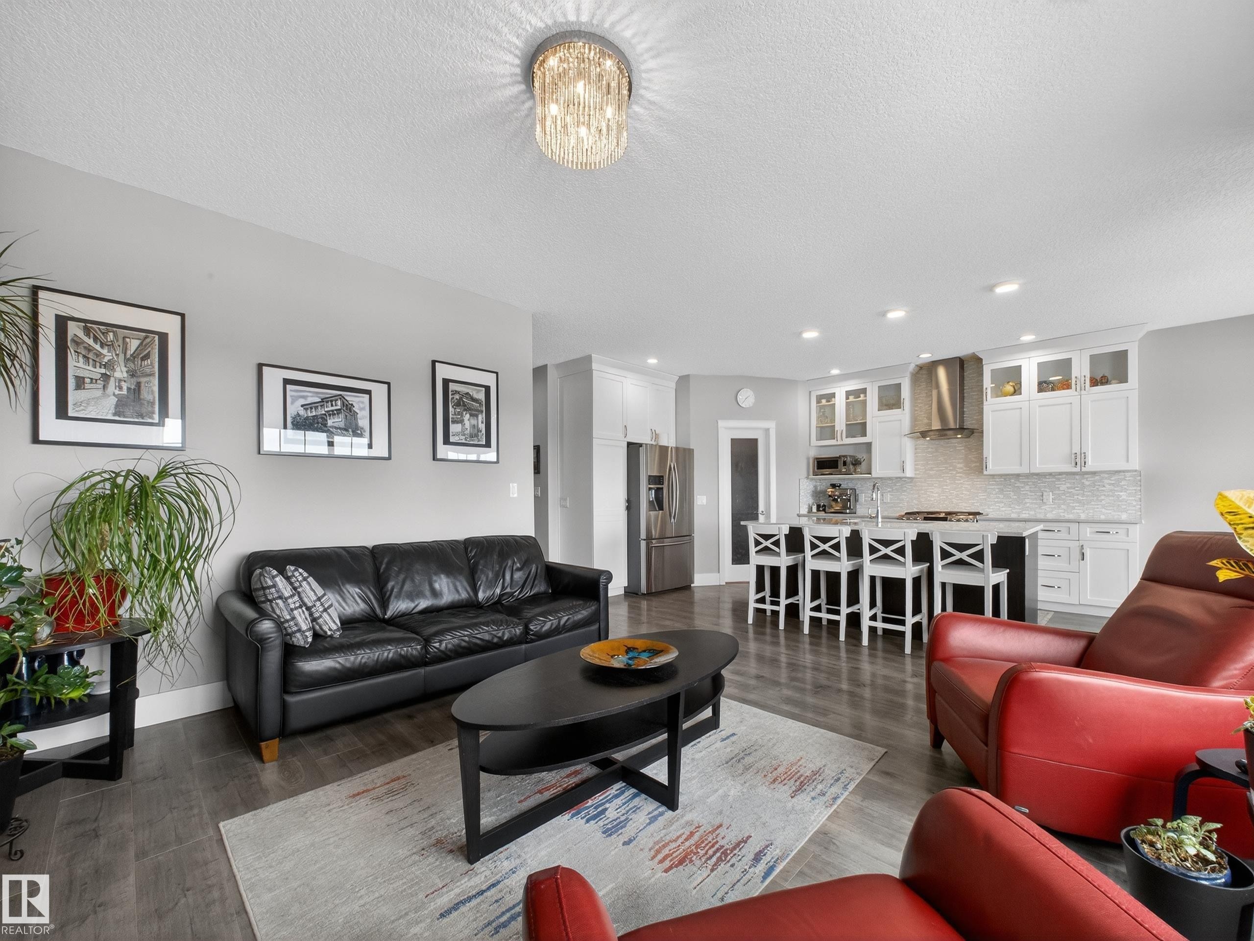 1047 Coopers Hawk Link Link, Edmonton, AB - Indoor Photo Showing Living Room