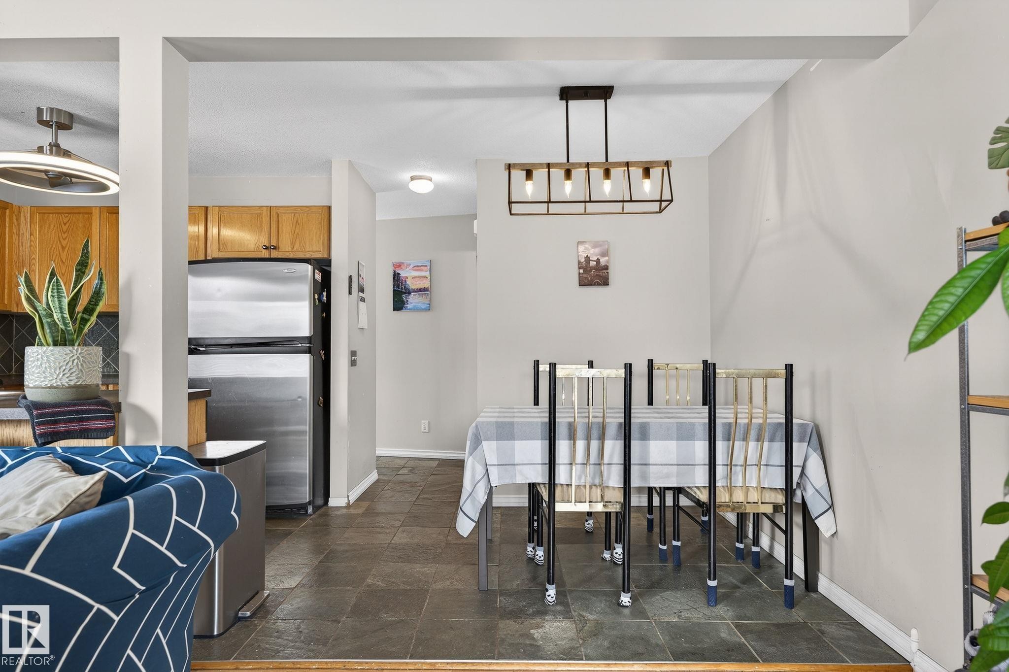 176 230 Edwards Drive, Edmonton, AB - Indoor Photo Showing Dining Room