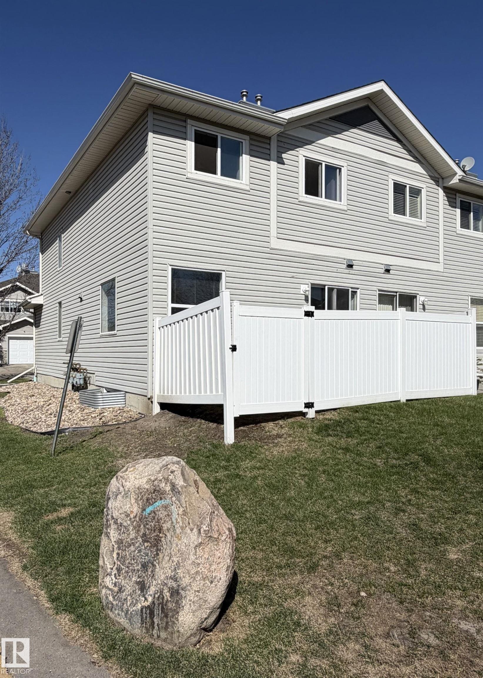 176 230 Edwards Drive, Edmonton, AB - Outdoor