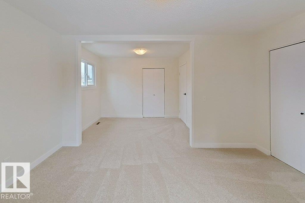 4507 35 Avenue, Edmonton, AB - Indoor Photo Showing Other Room