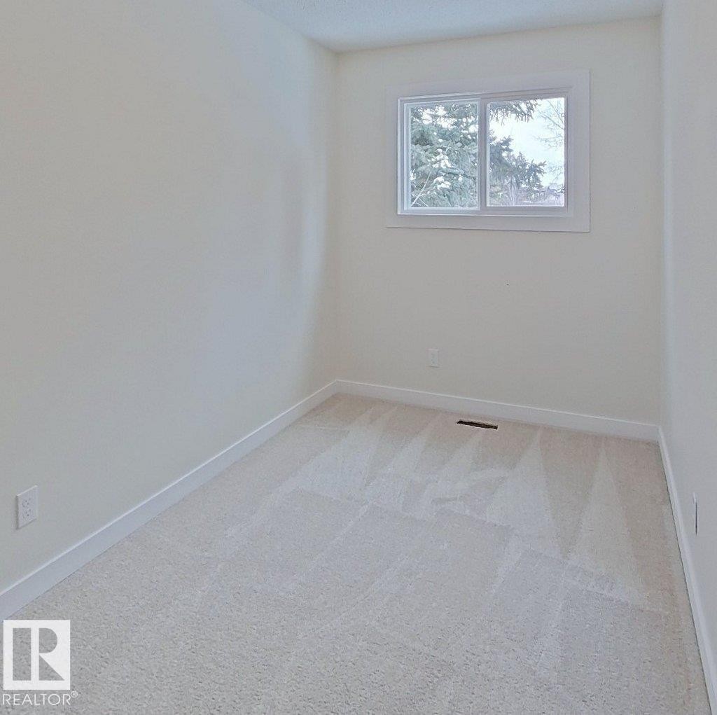 4507 35 Avenue, Edmonton, AB - Indoor Photo Showing Other Room