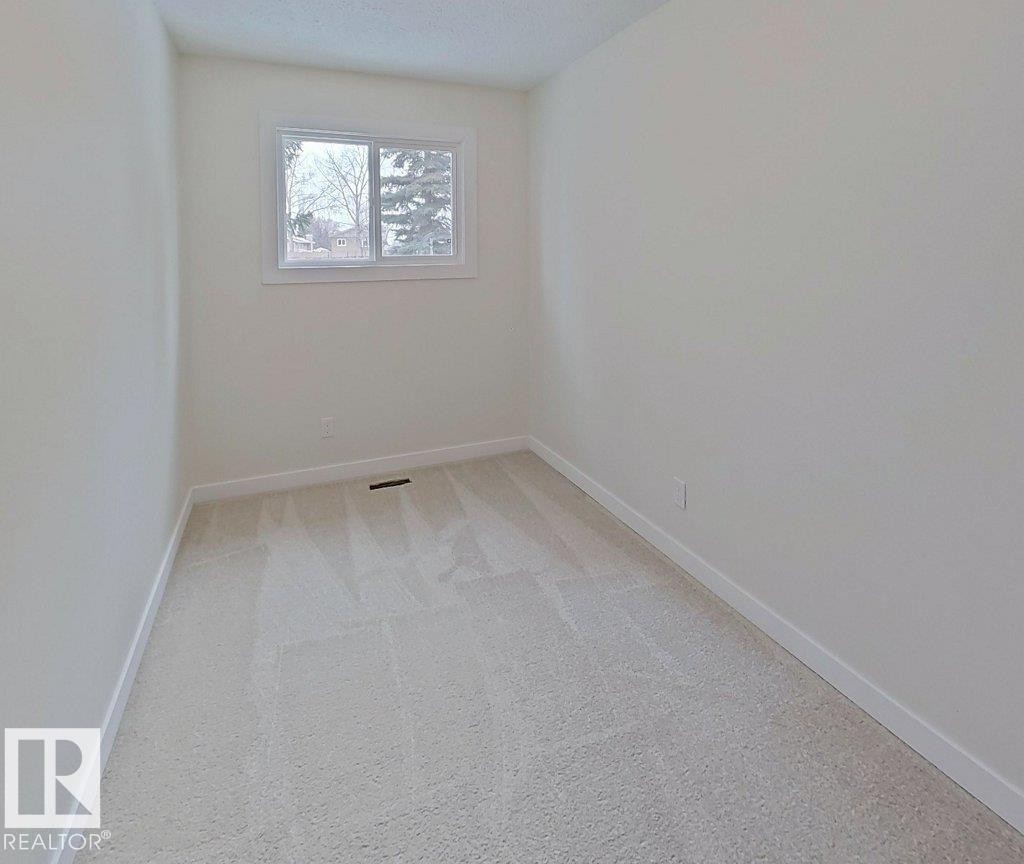 4507 35 Avenue, Edmonton, AB - Indoor Photo Showing Other Room