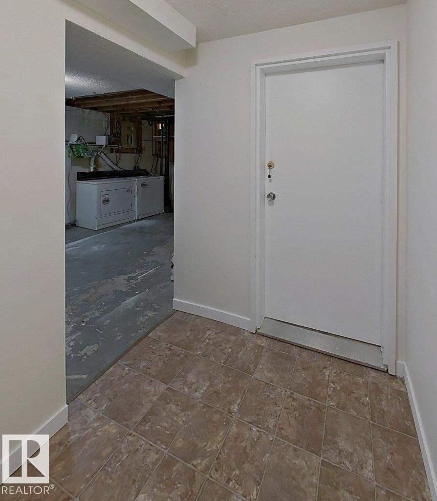 4507 35 Avenue, Edmonton, AB - Indoor Photo Showing Other Room