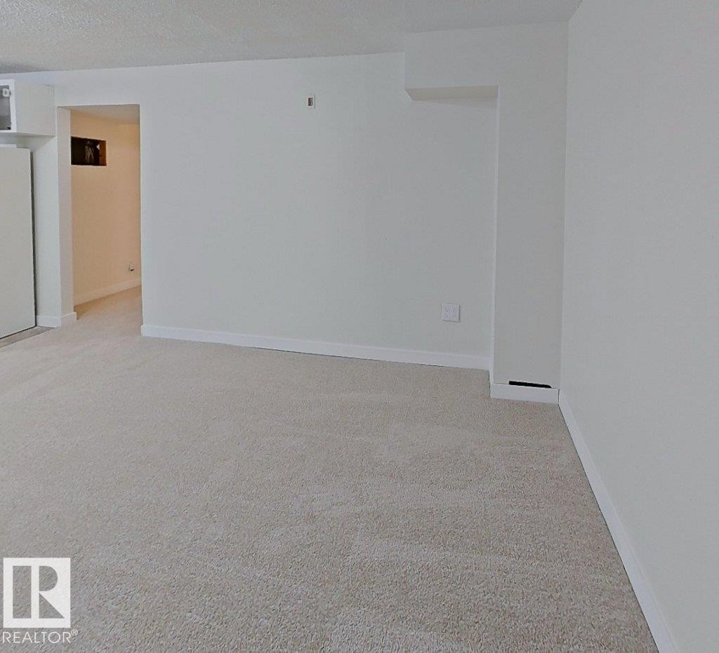 4507 35 Avenue, Edmonton, AB - Indoor Photo Showing Other Room