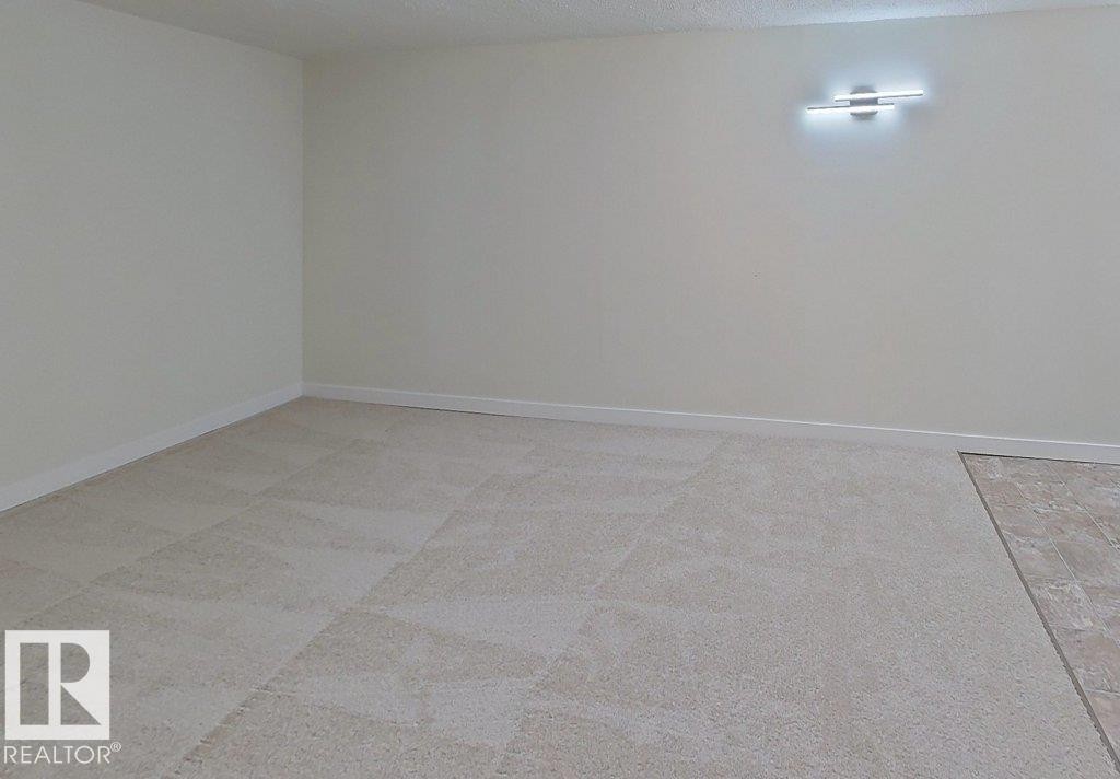 4507 35 Avenue, Edmonton, AB - Indoor Photo Showing Other Room