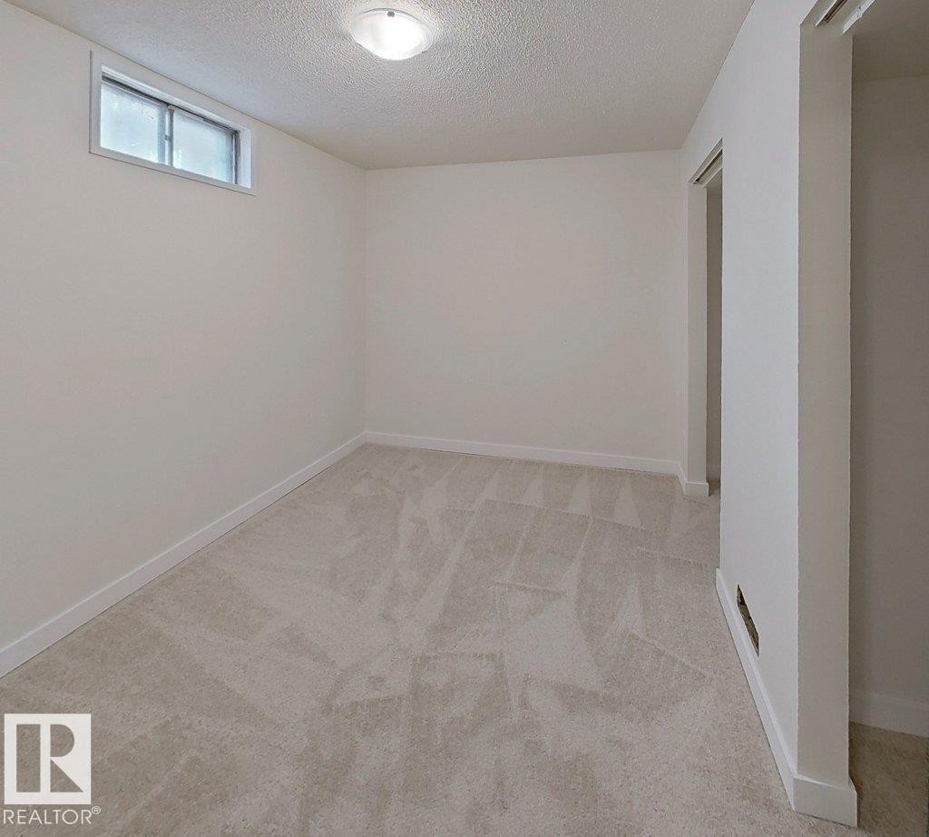 4507 35 Avenue, Edmonton, AB - Indoor Photo Showing Other Room