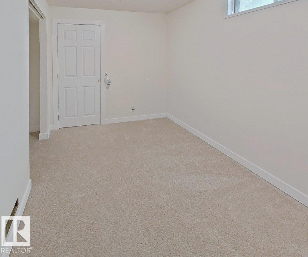 4507 35 Avenue, Edmonton, AB - Indoor Photo Showing Other Room