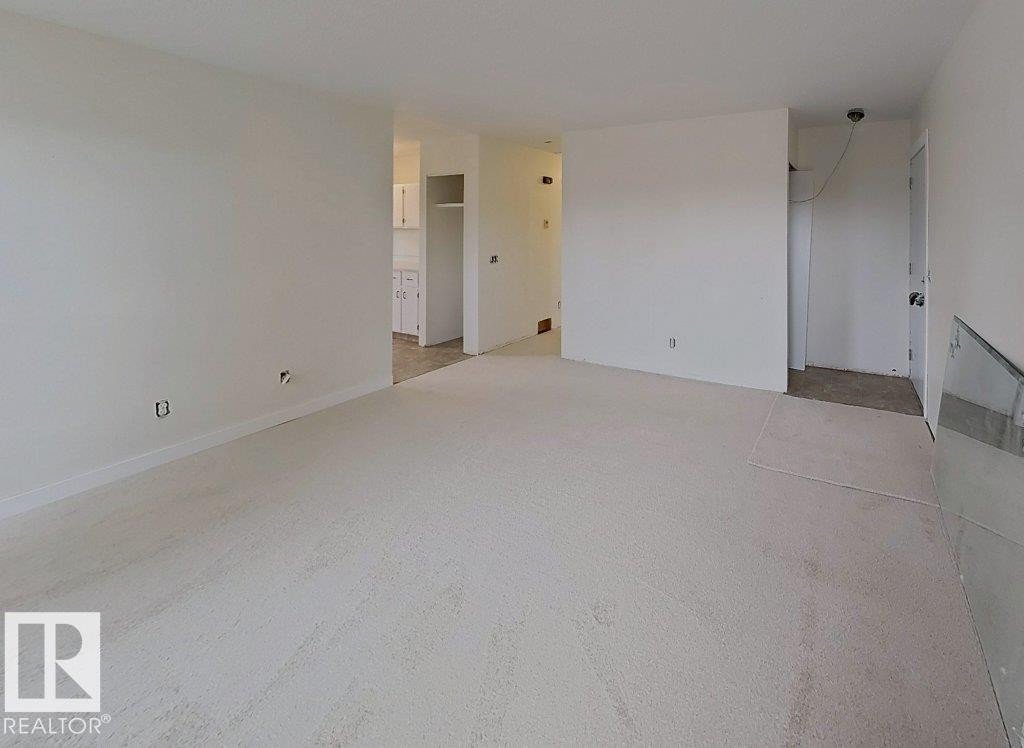 4507 35 Avenue, Edmonton, AB - Indoor Photo Showing Other Room