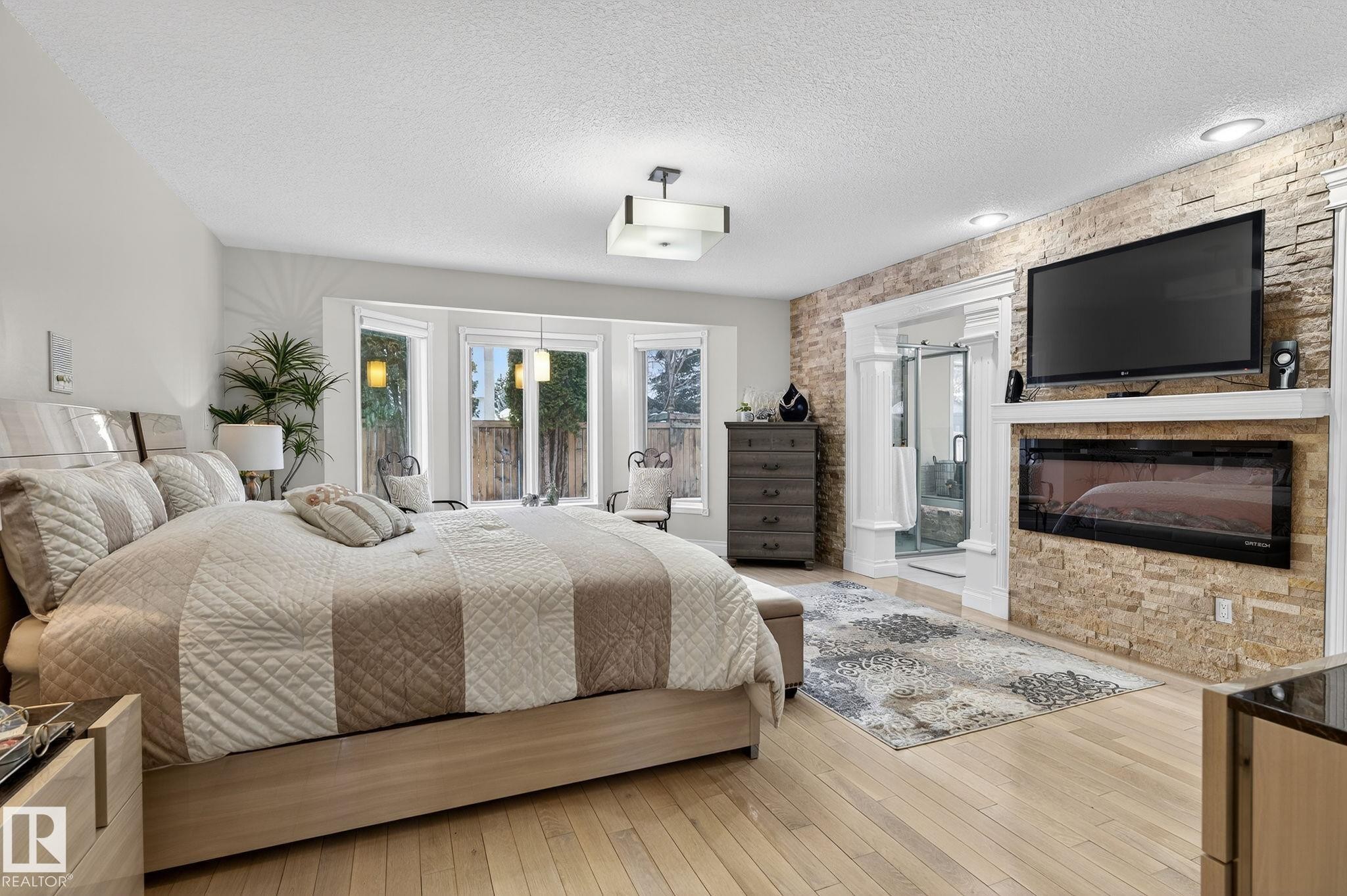 158 Wolf Ridge Place, Edmonton, AB - Indoor Photo Showing Bedroom