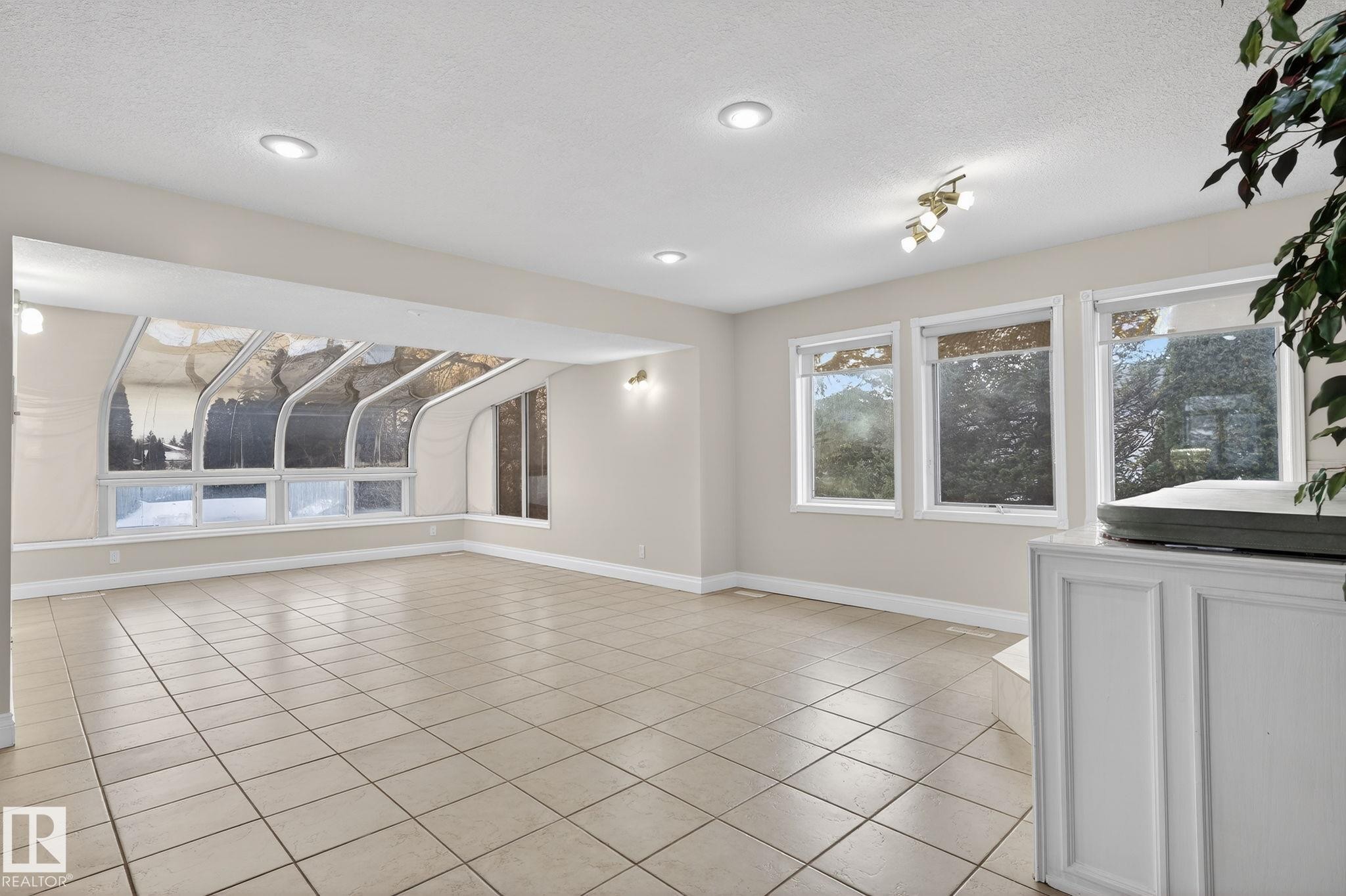 158 Wolf Ridge Place, Edmonton, AB - Indoor Photo Showing Other Room