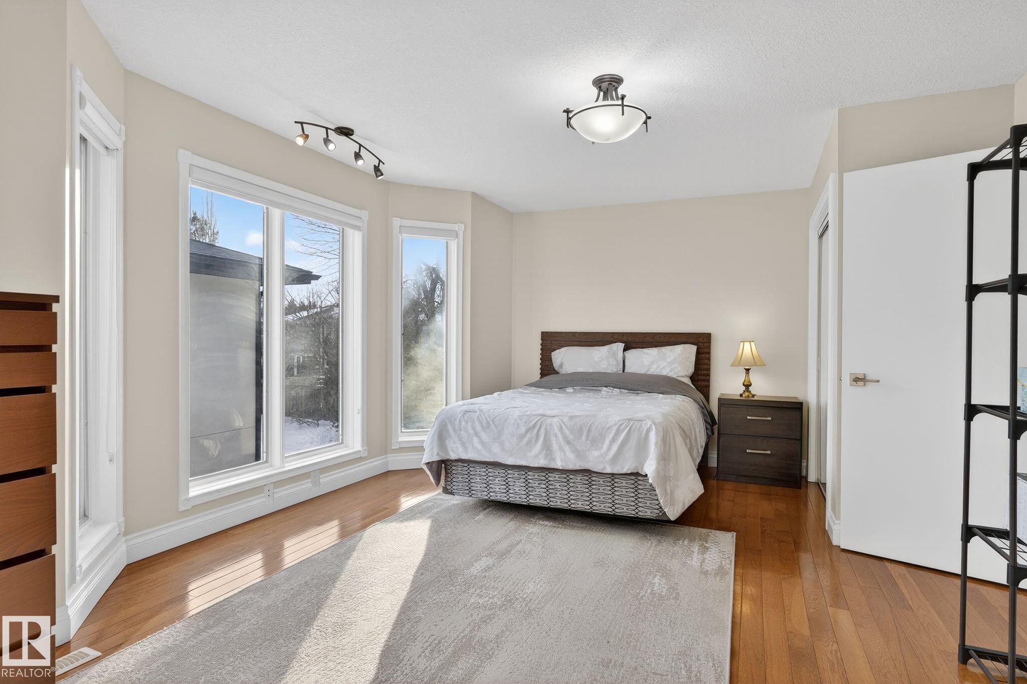 158 Wolf Ridge Place, Edmonton, AB - Indoor Photo Showing Bedroom