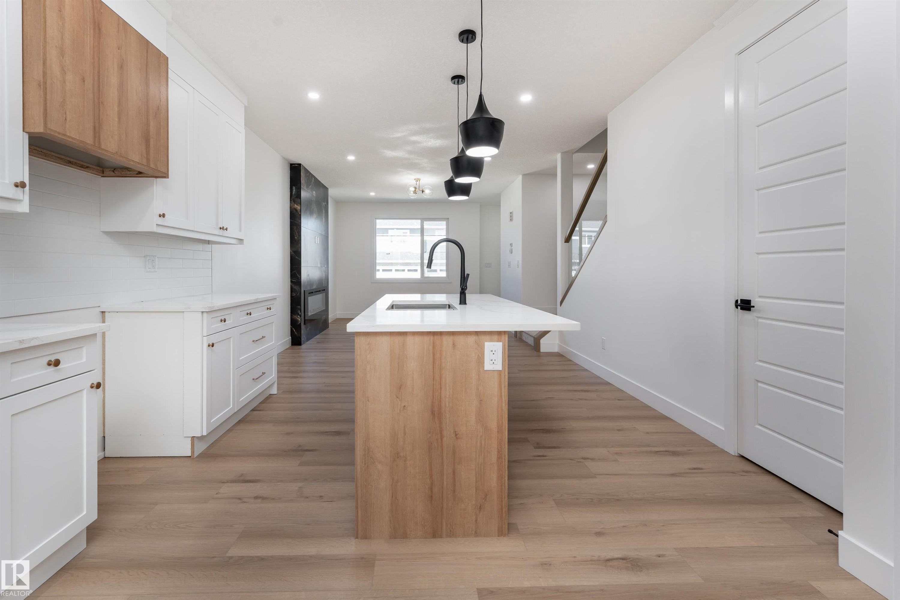 3117 Magpie Way, Edmonton, AB - Indoor