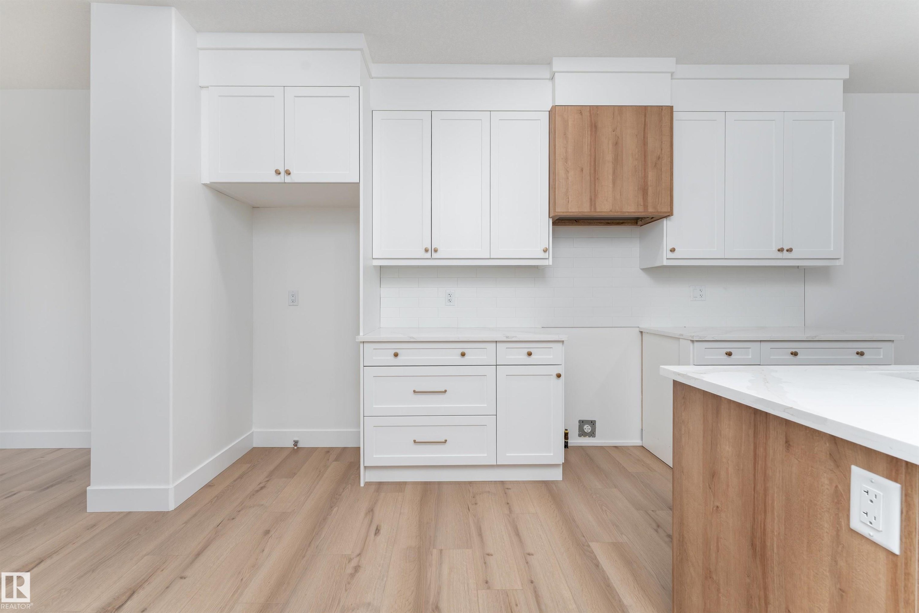 3117 Magpie Way, Edmonton, AB - Indoor Photo Showing Other Room