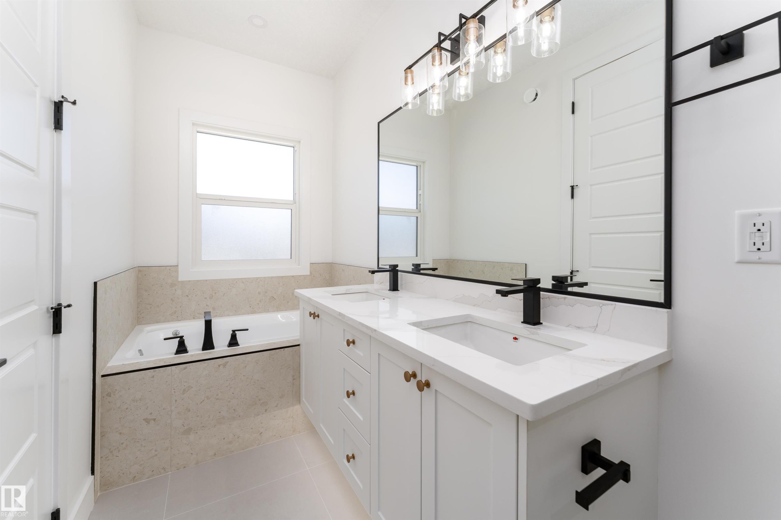 3117 Magpie Way, Edmonton, AB - Indoor Photo Showing Basement