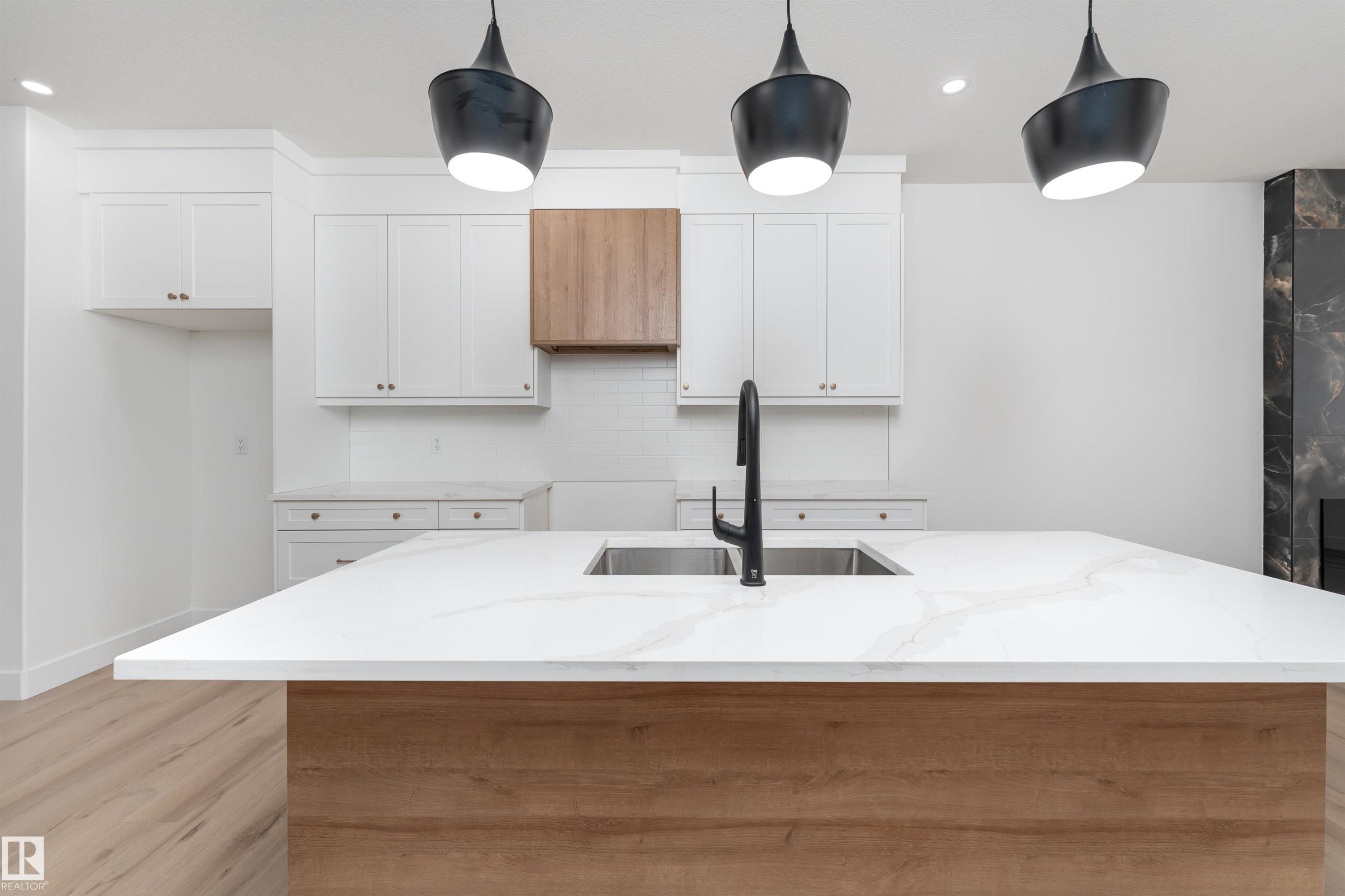 3117 Magpie Way, Edmonton, AB - Indoor Photo Showing Other Room