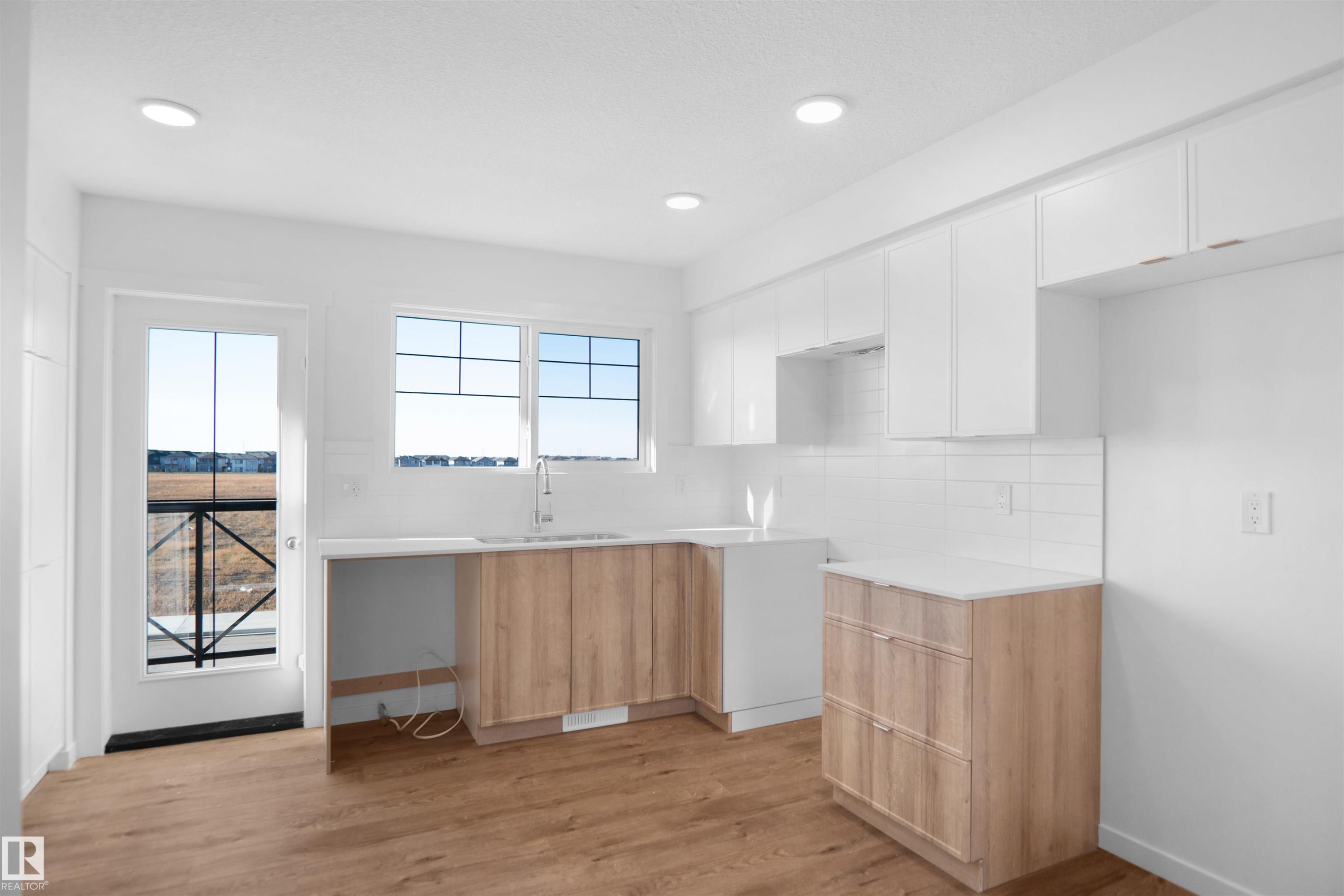 533 Aster Drive, Edmonton, AB - Indoor