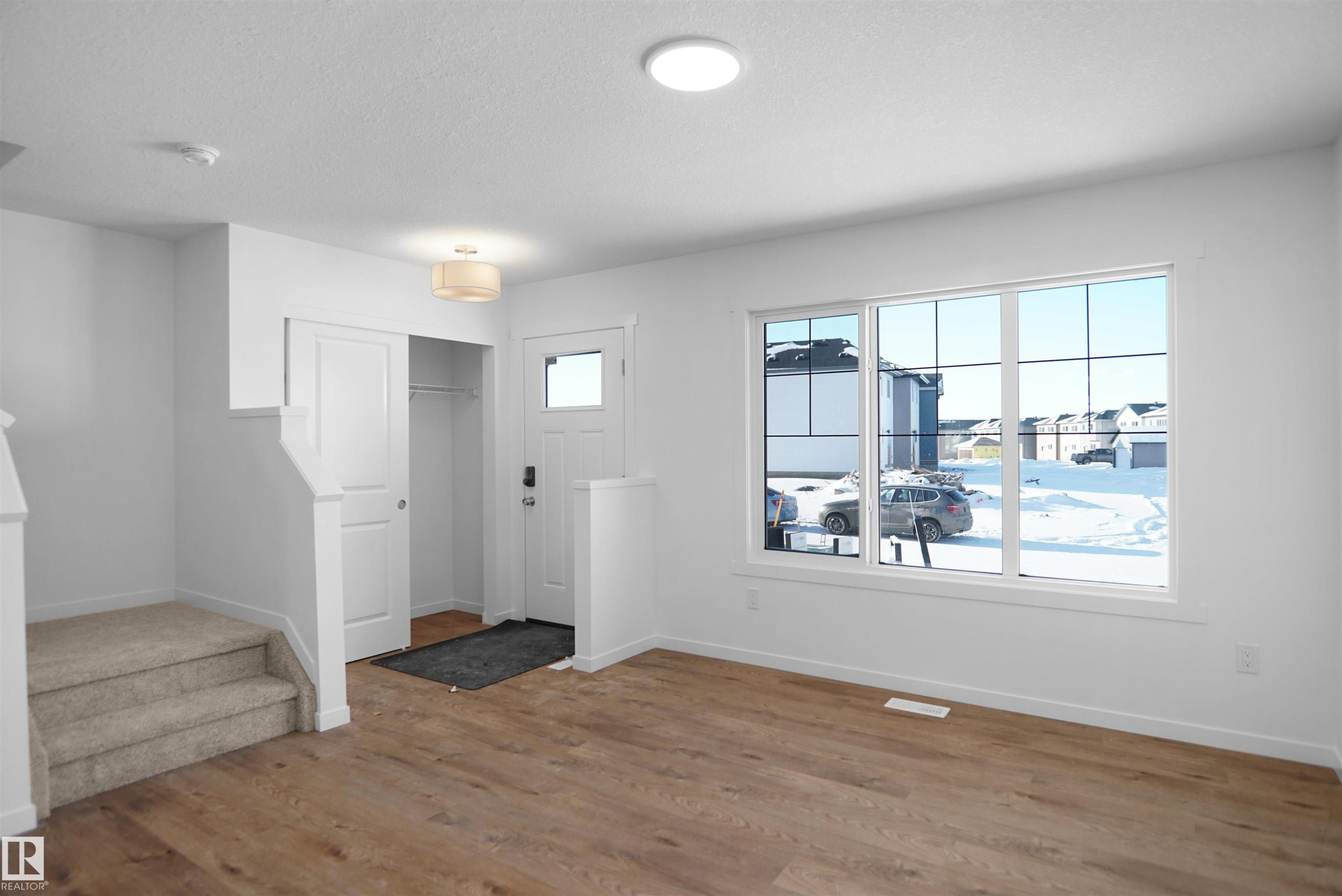 423 Aster Drive, Edmonton, AB - Indoor Photo Showing Other Room