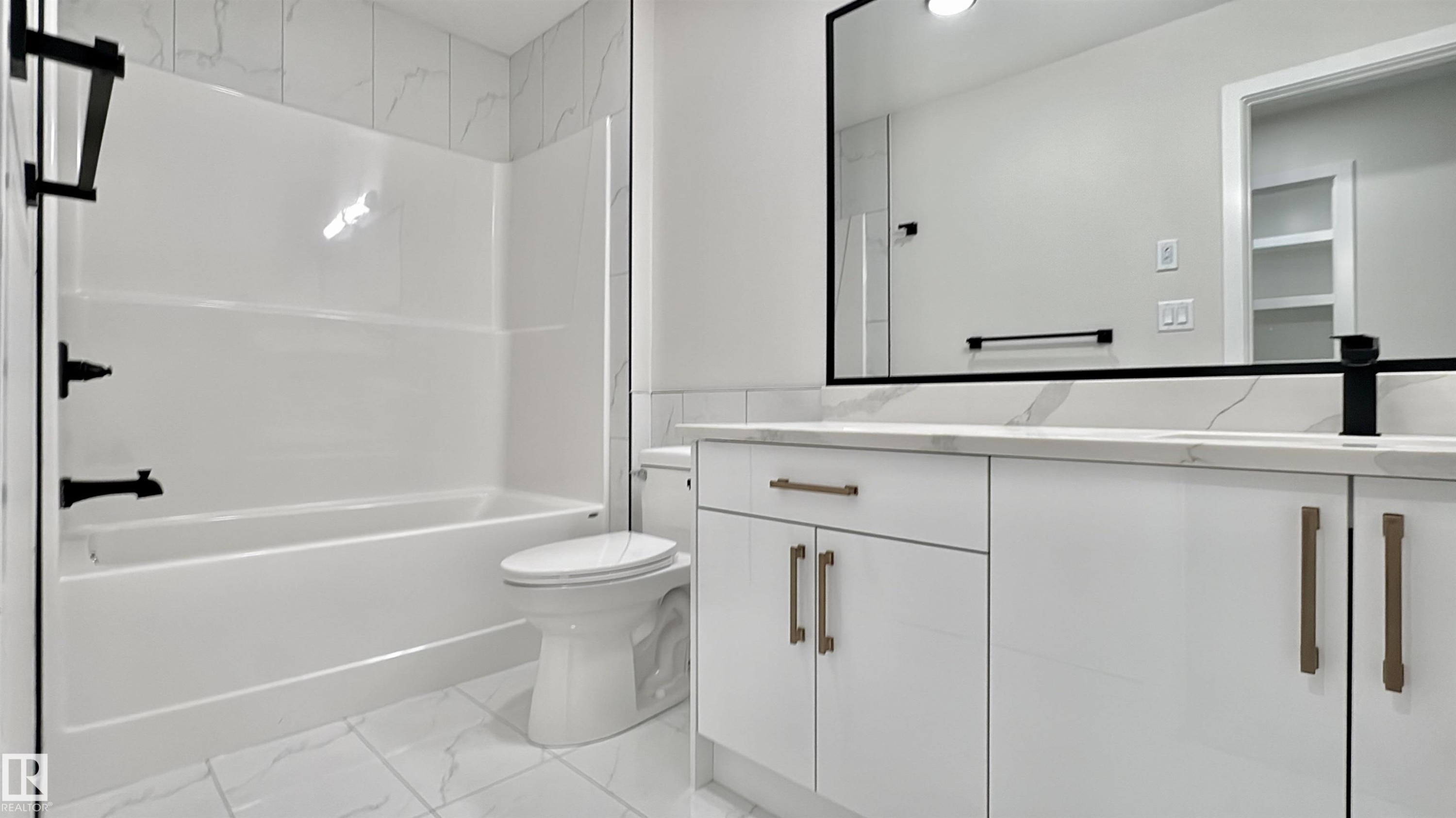 133 Pierwyck Loop, Spruce Grove, AB - Indoor Photo Showing Bathroom