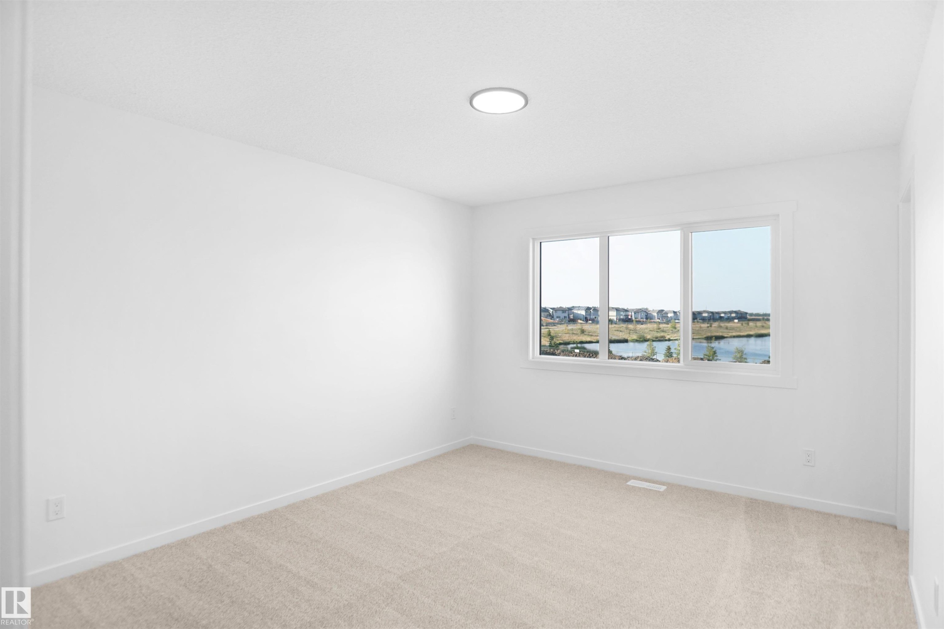 32 1430 Aster Way, Edmonton, AB - Indoor Photo Showing Other Room