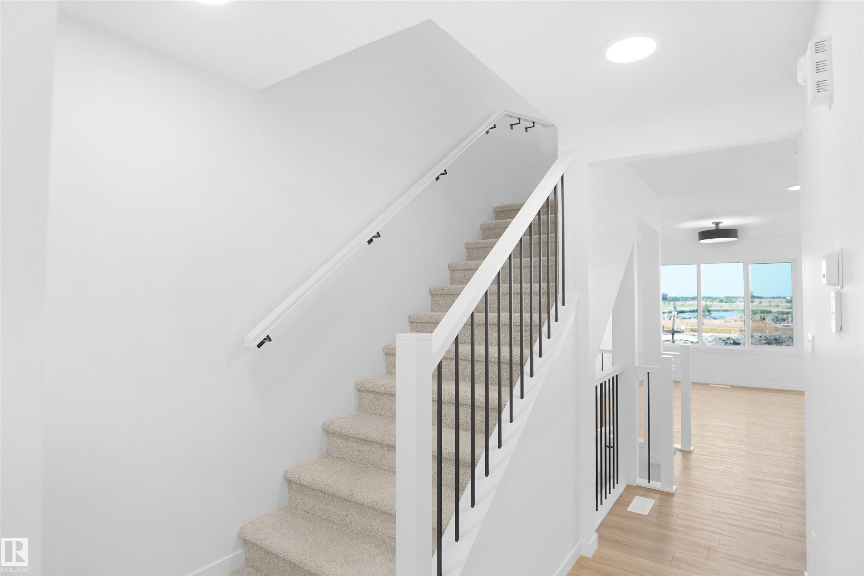 32 1430 Aster Way, Edmonton, AB - Indoor Photo Showing Other Room