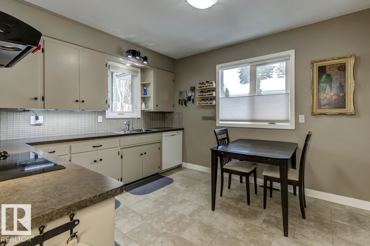 9819 67 Avenue, Edmonton, AB - Indoor