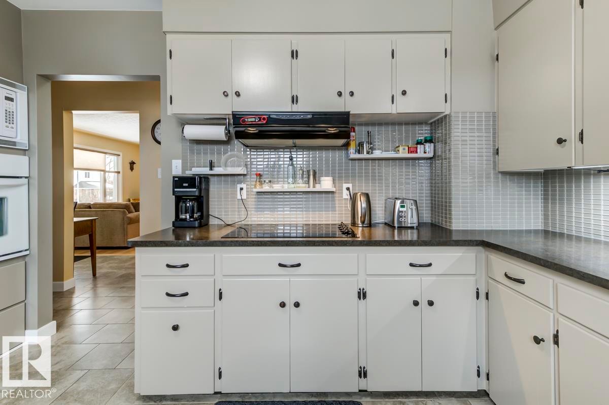 9819 67 Avenue, Edmonton, AB - Indoor Photo Showing Kitchen