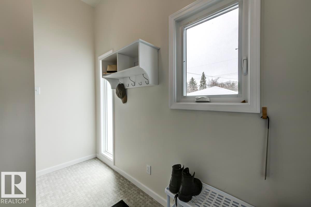 9819 67 Avenue, Edmonton, AB - Indoor