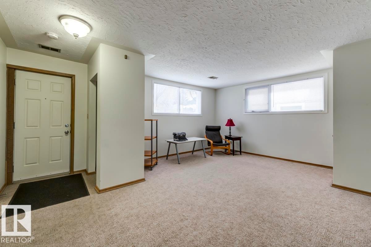 9819 67 Avenue, Edmonton, AB - Indoor