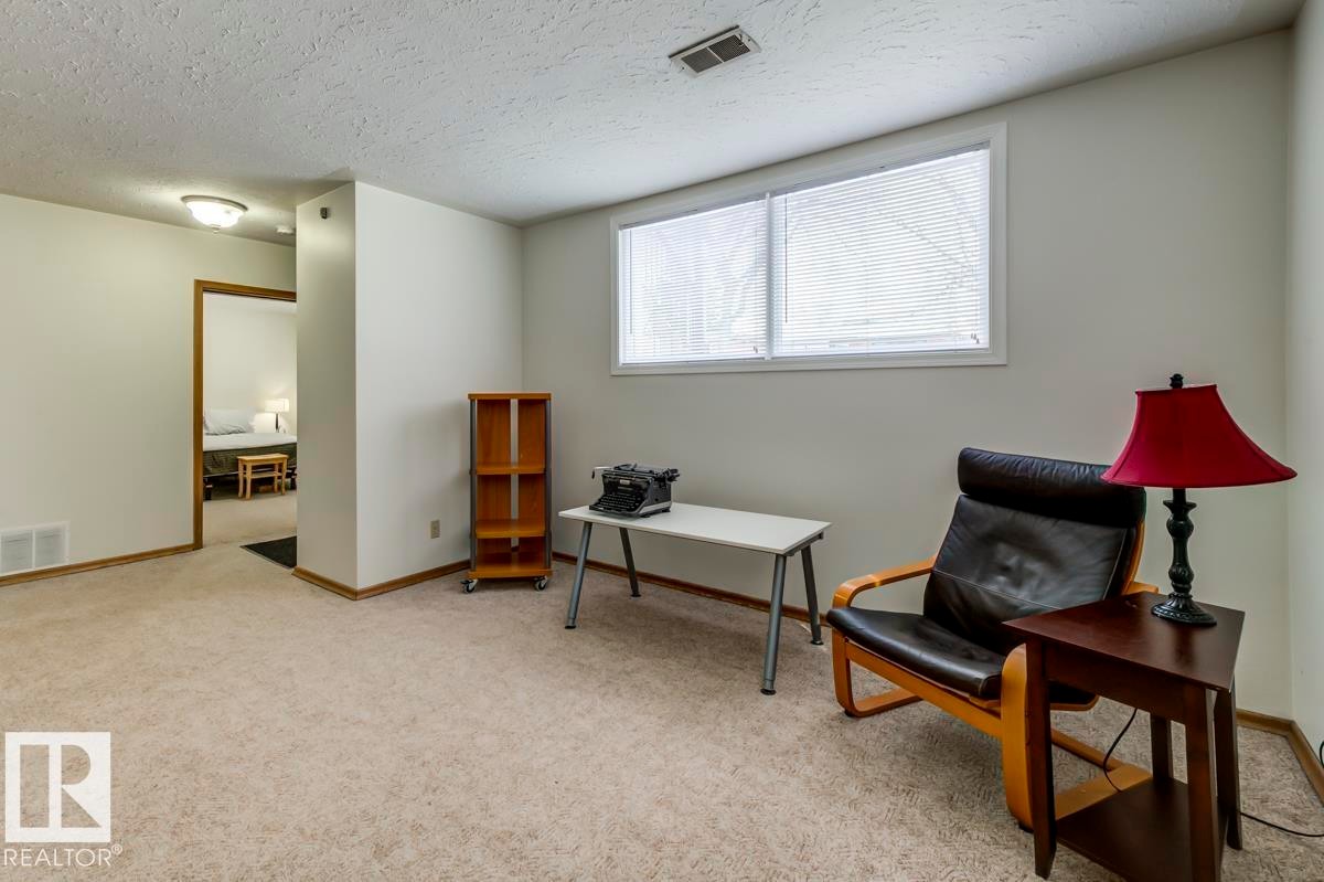 9819 67 Avenue, Edmonton, AB - Indoor