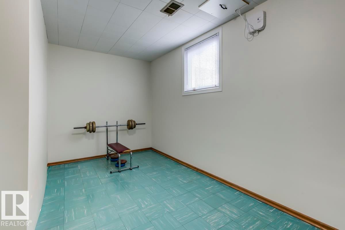 9819 67 Avenue, Edmonton, AB - Indoor Photo Showing Other Room