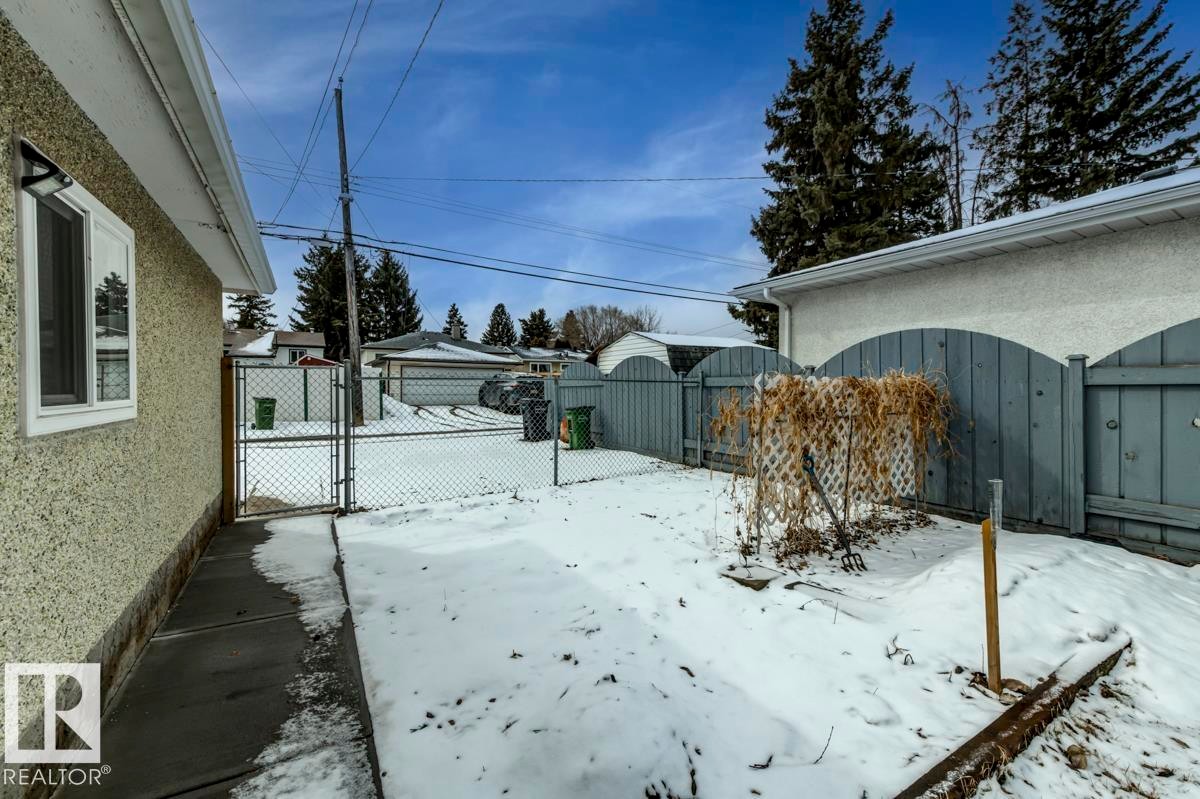 9819 67 Avenue, Edmonton, AB - Outdoor