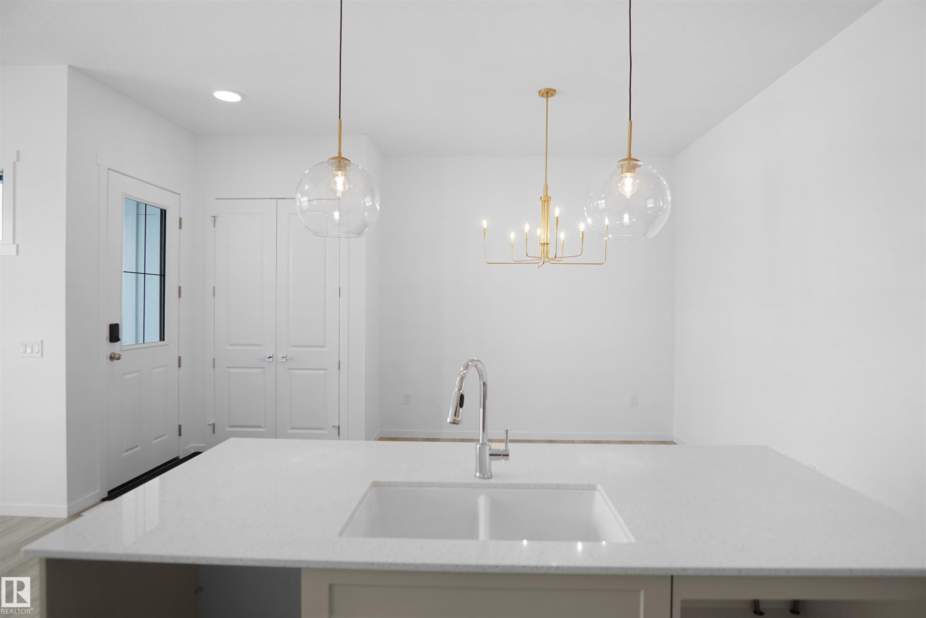 7519 Observer Lane, Edmonton, AB - Indoor Photo Showing Kitchen