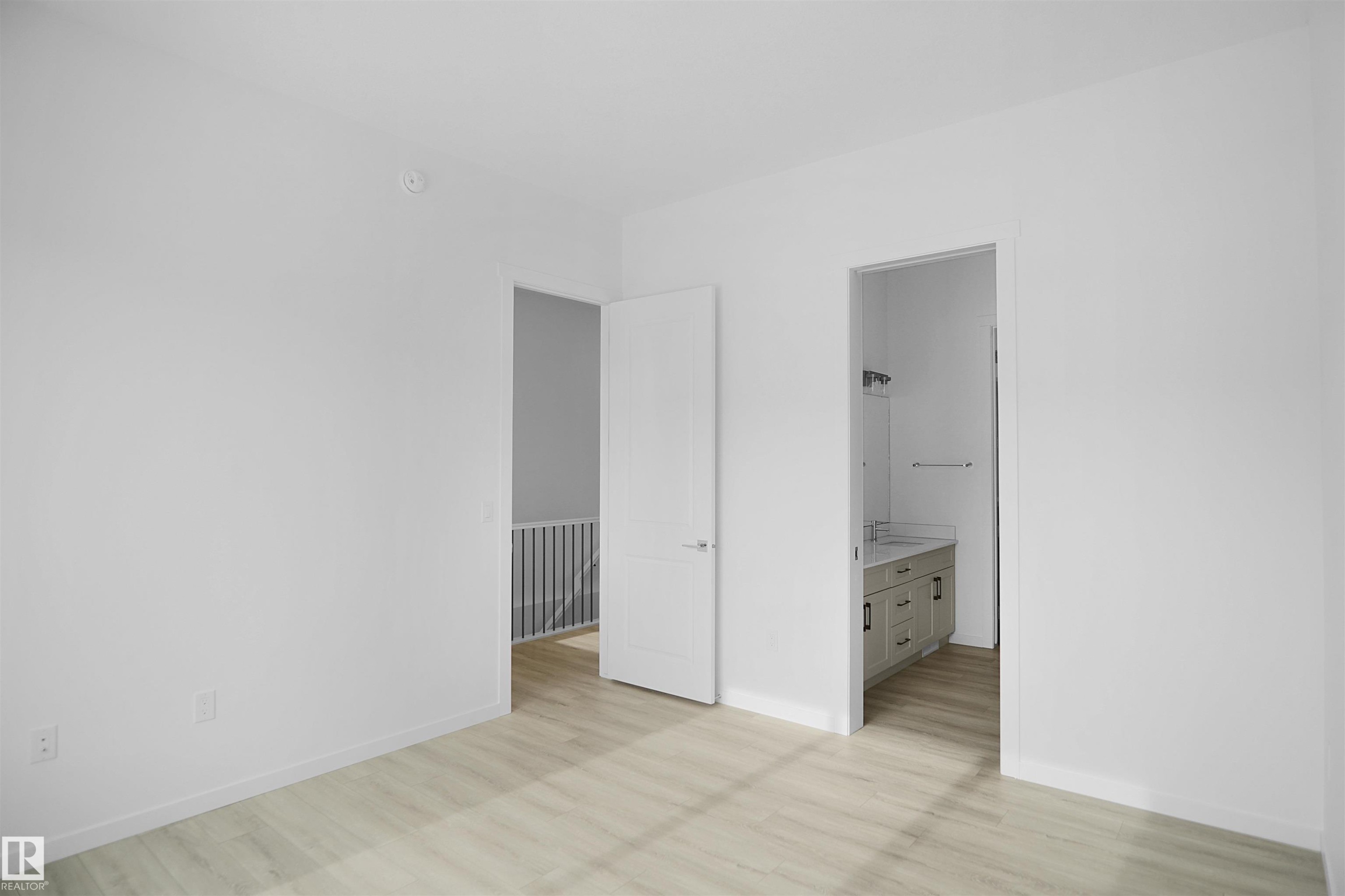 7519 Observer Lane, Edmonton, AB - Indoor Photo Showing Other Room