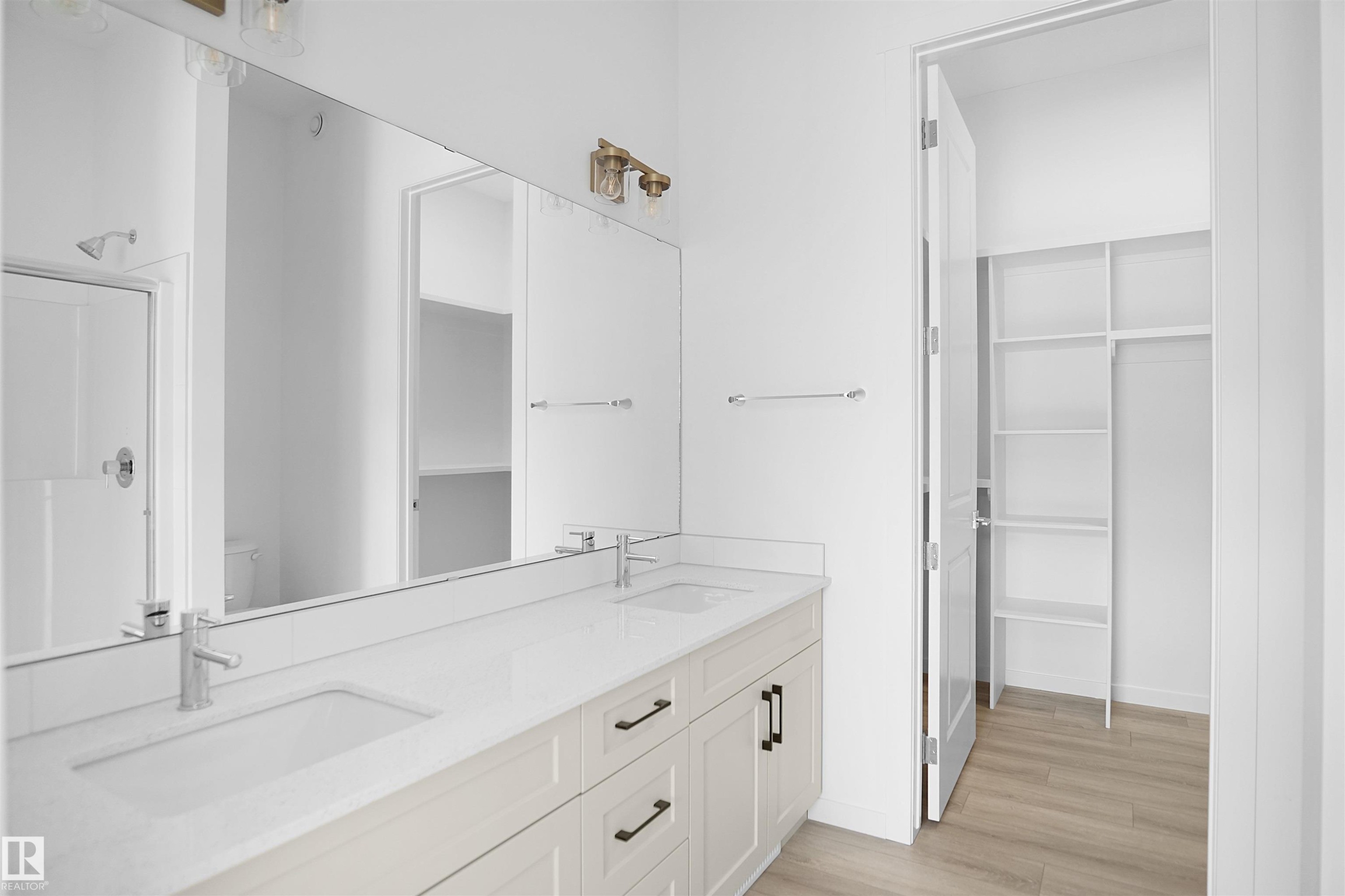 7519 Observer Lane, Edmonton, AB - Indoor