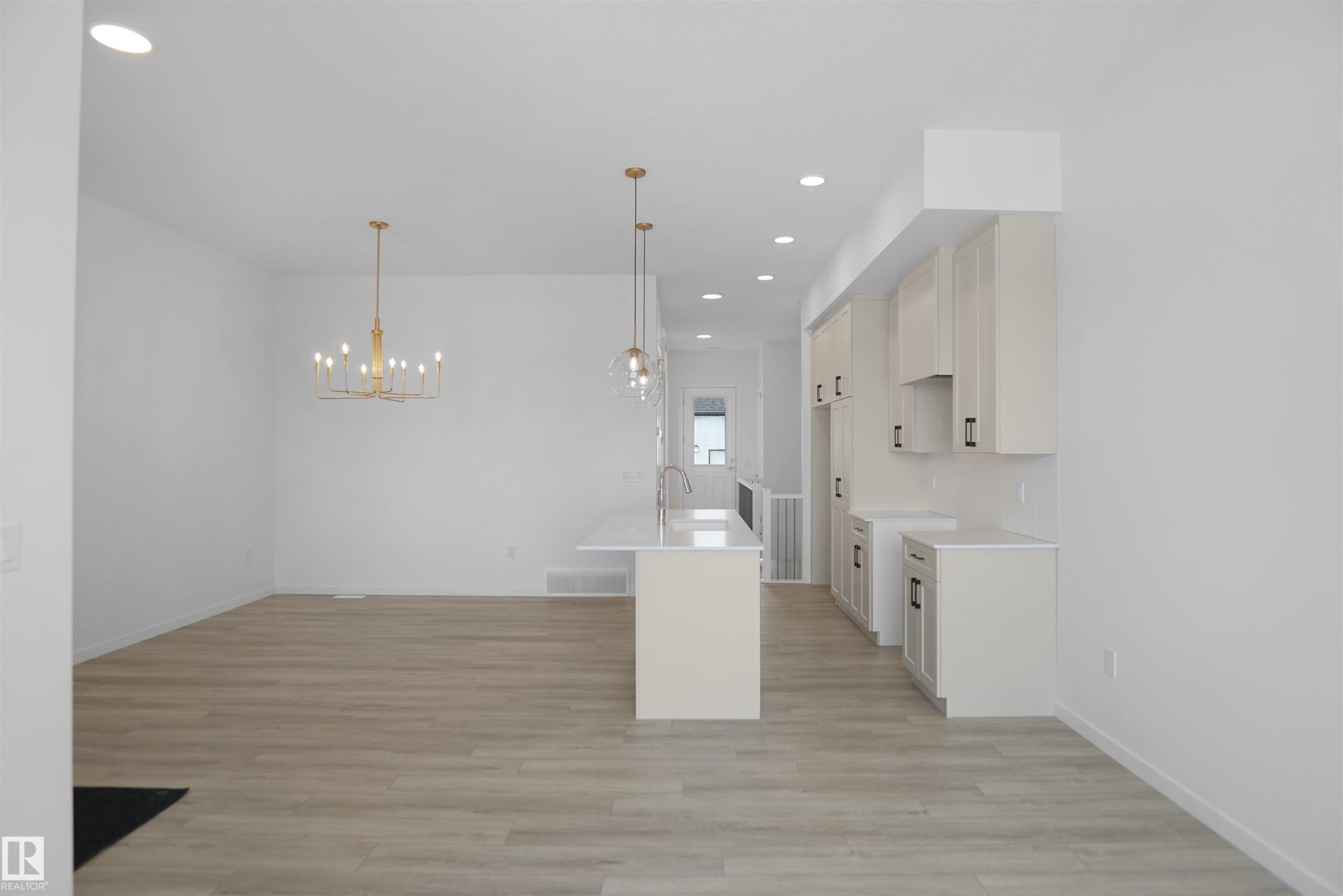 7519 Observer Lane, Edmonton, AB - Indoor