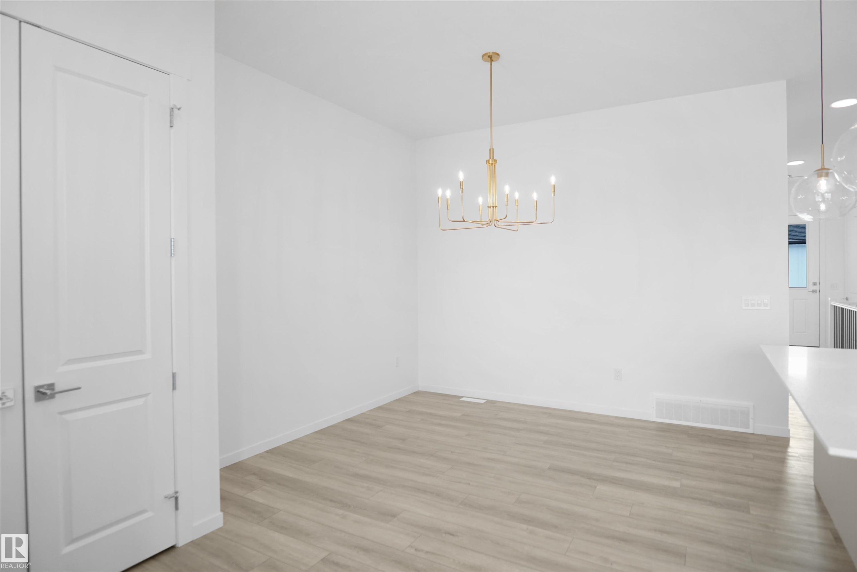 7519 Observer Lane, Edmonton, AB - Indoor