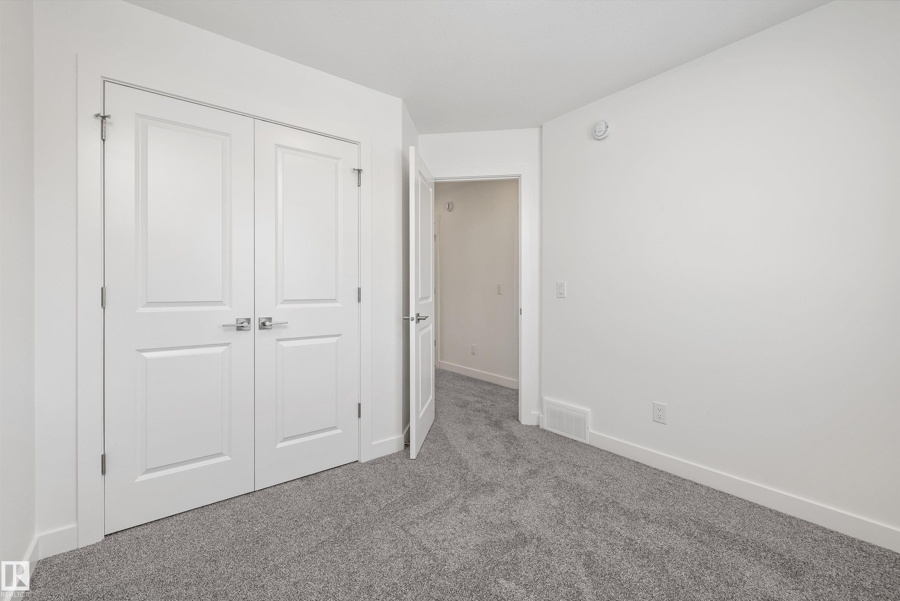 1054 Cristall Crescent, Edmonton, AB - Indoor Photo Showing Other Room